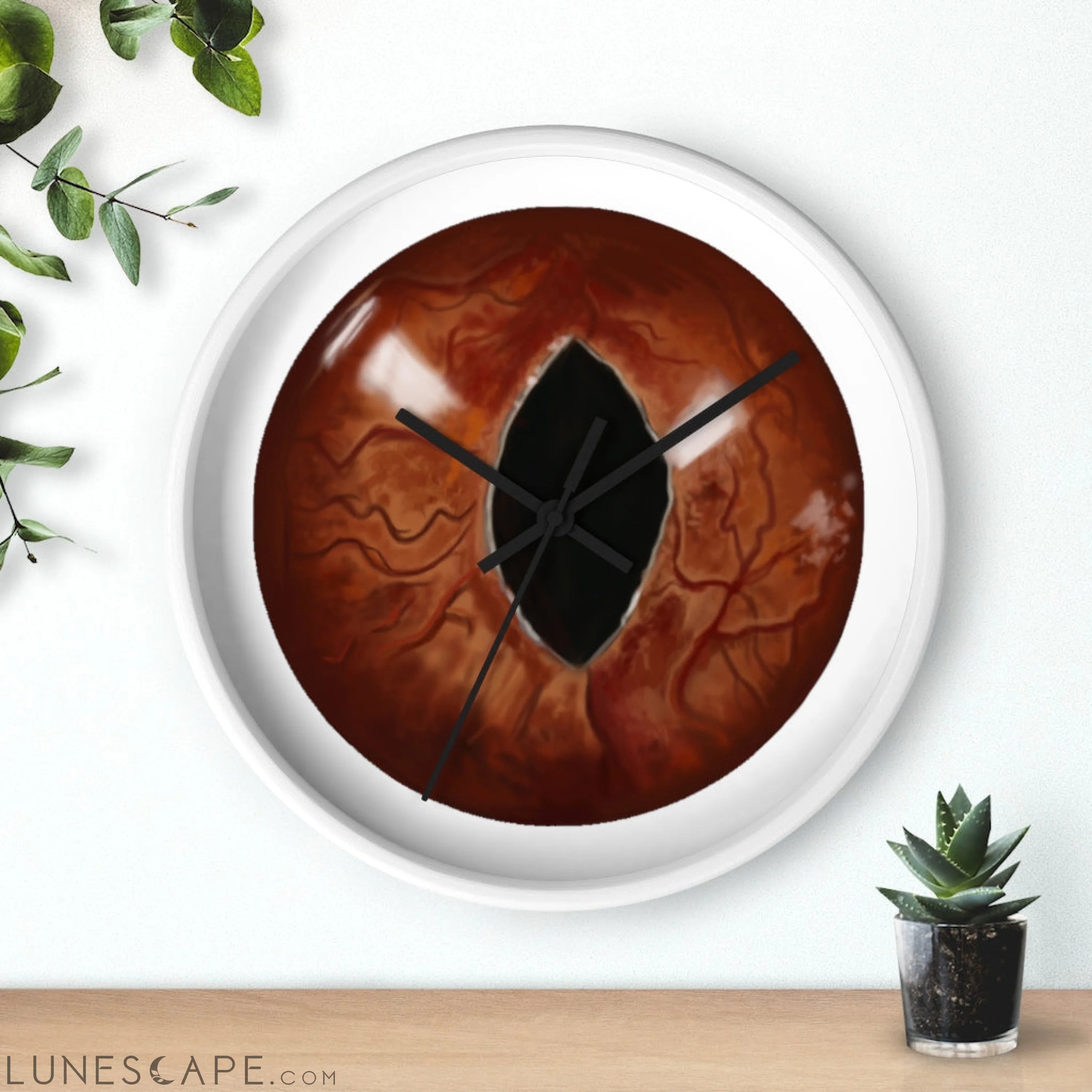 Cat Eyes Wall clock LUNESCAPE