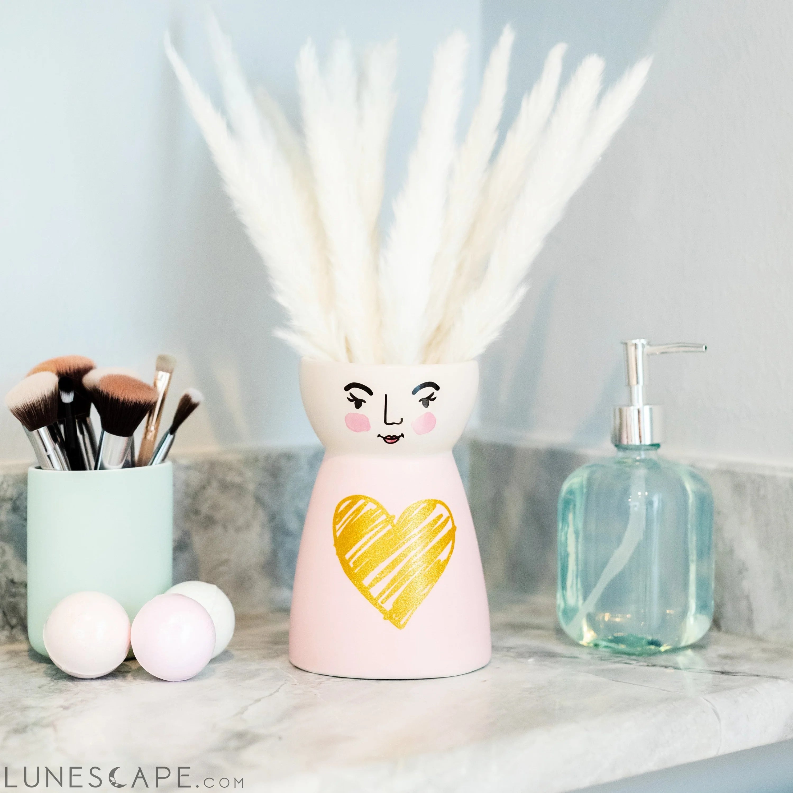 Ceramic Face Vase- Love Heart LUNESCAPE