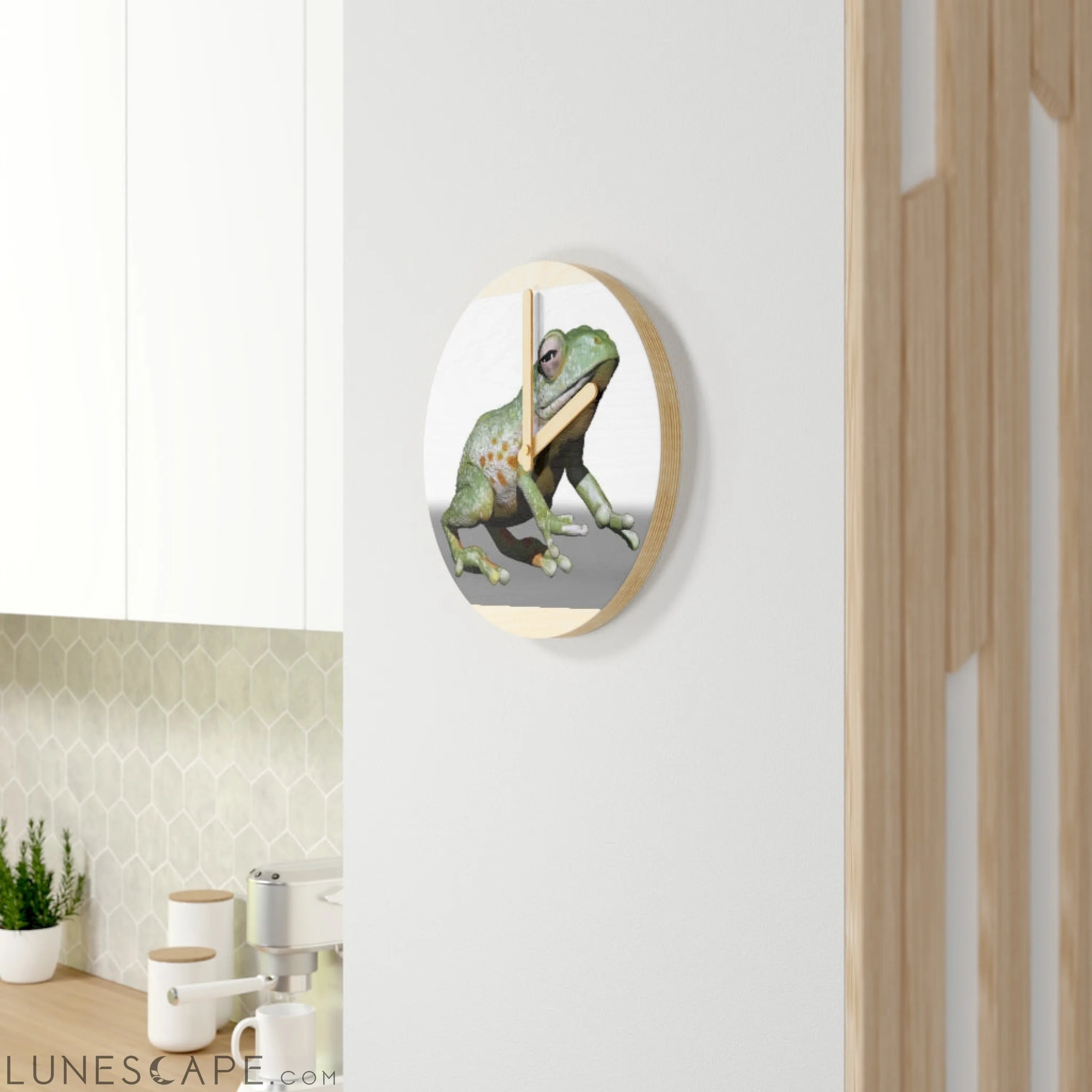 CG Frog Wooden Wall Clock LUNESCAPE