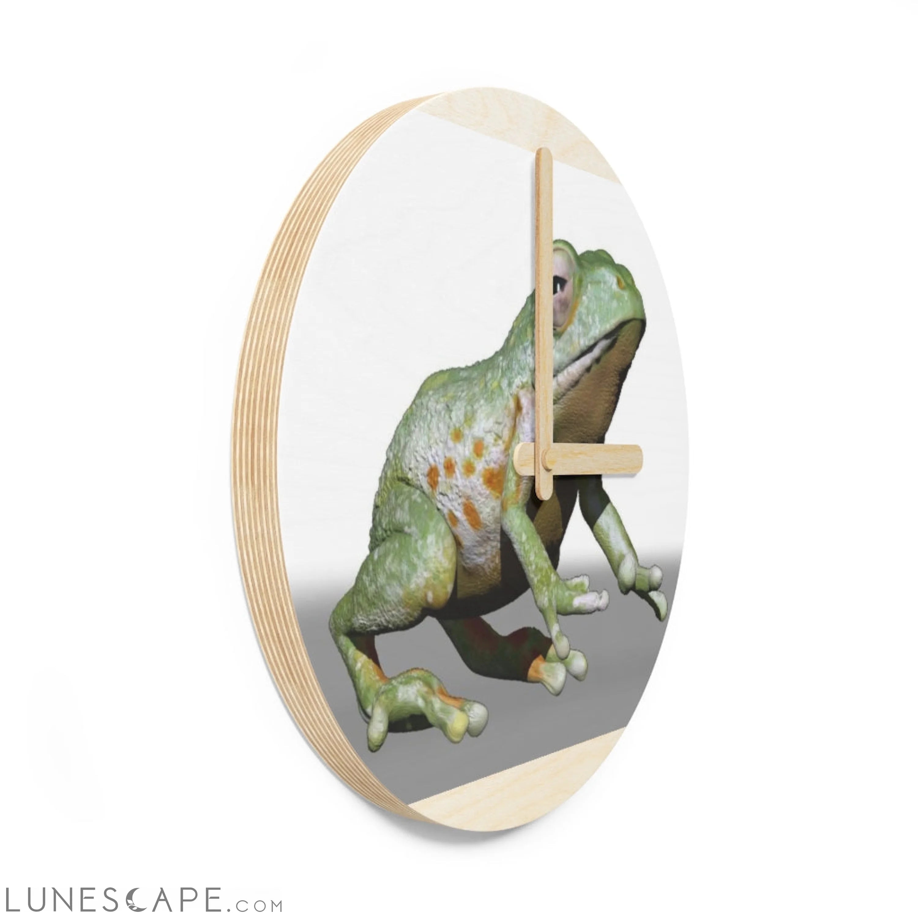 CG Frog Wooden Wall Clock LUNESCAPE
