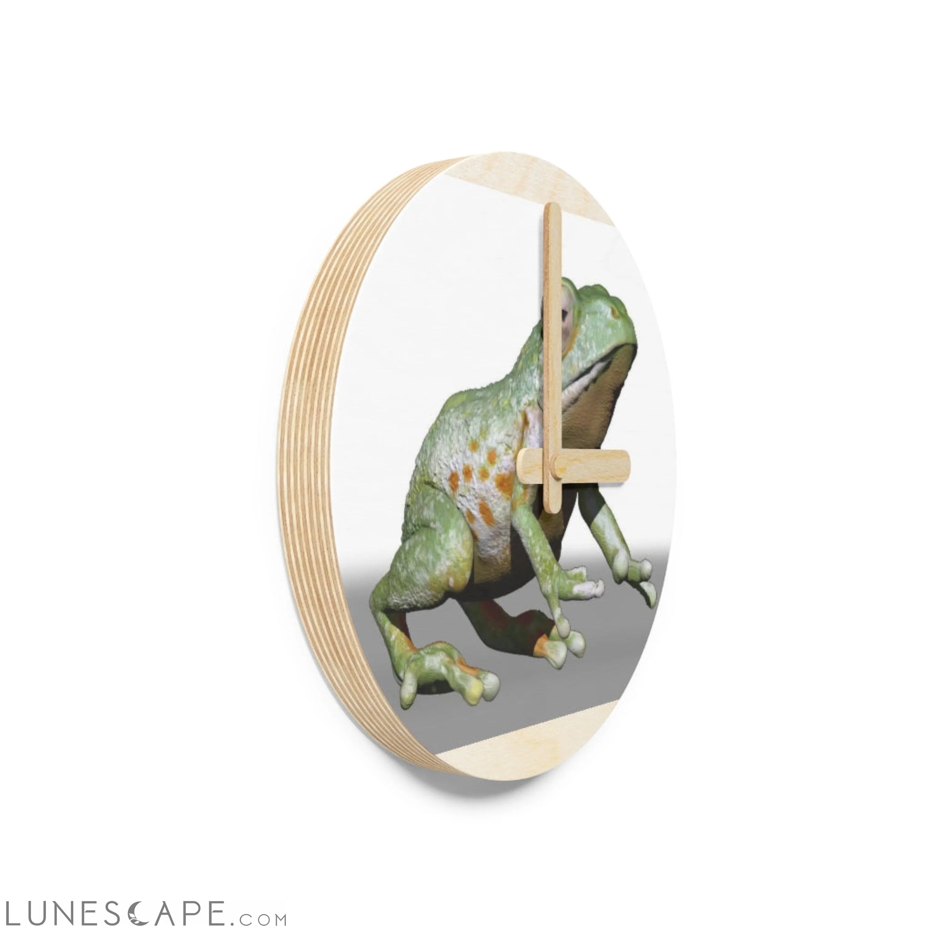 CG Frog Wooden Wall Clock LUNESCAPE