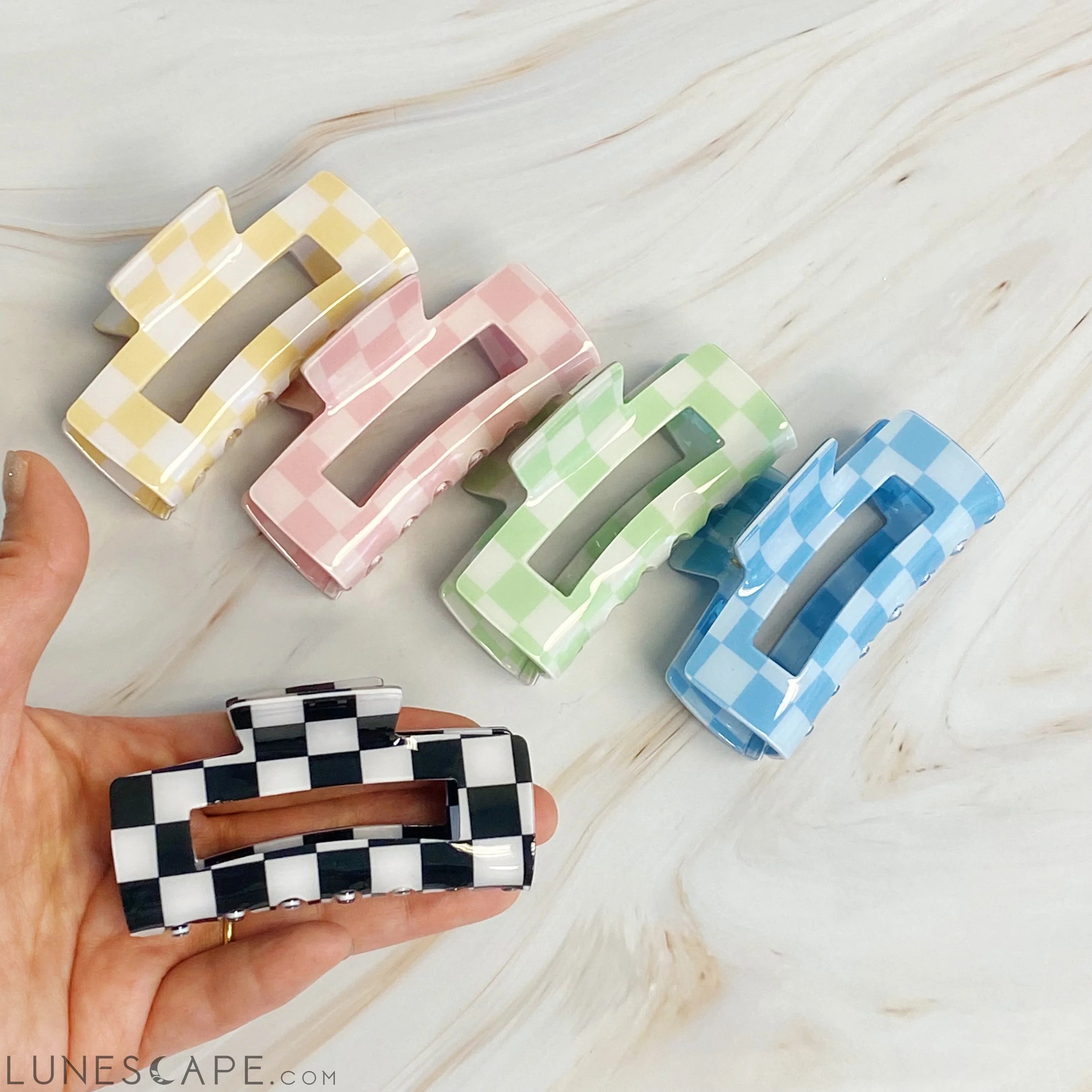 Checker Lovers Hair Claw LUNESCAPE