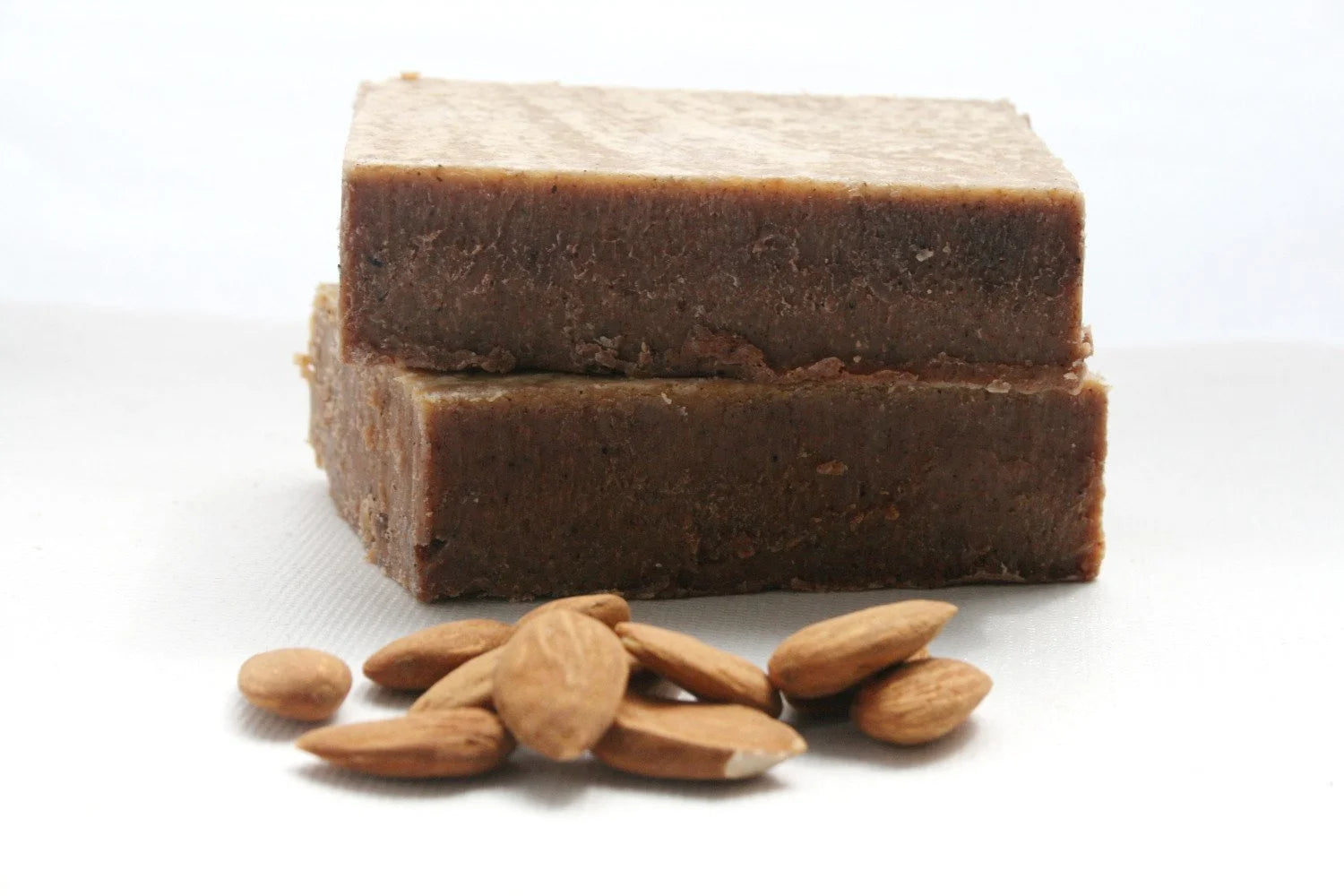 Cinnamon Honey and Almond Soap LUNESCAPE