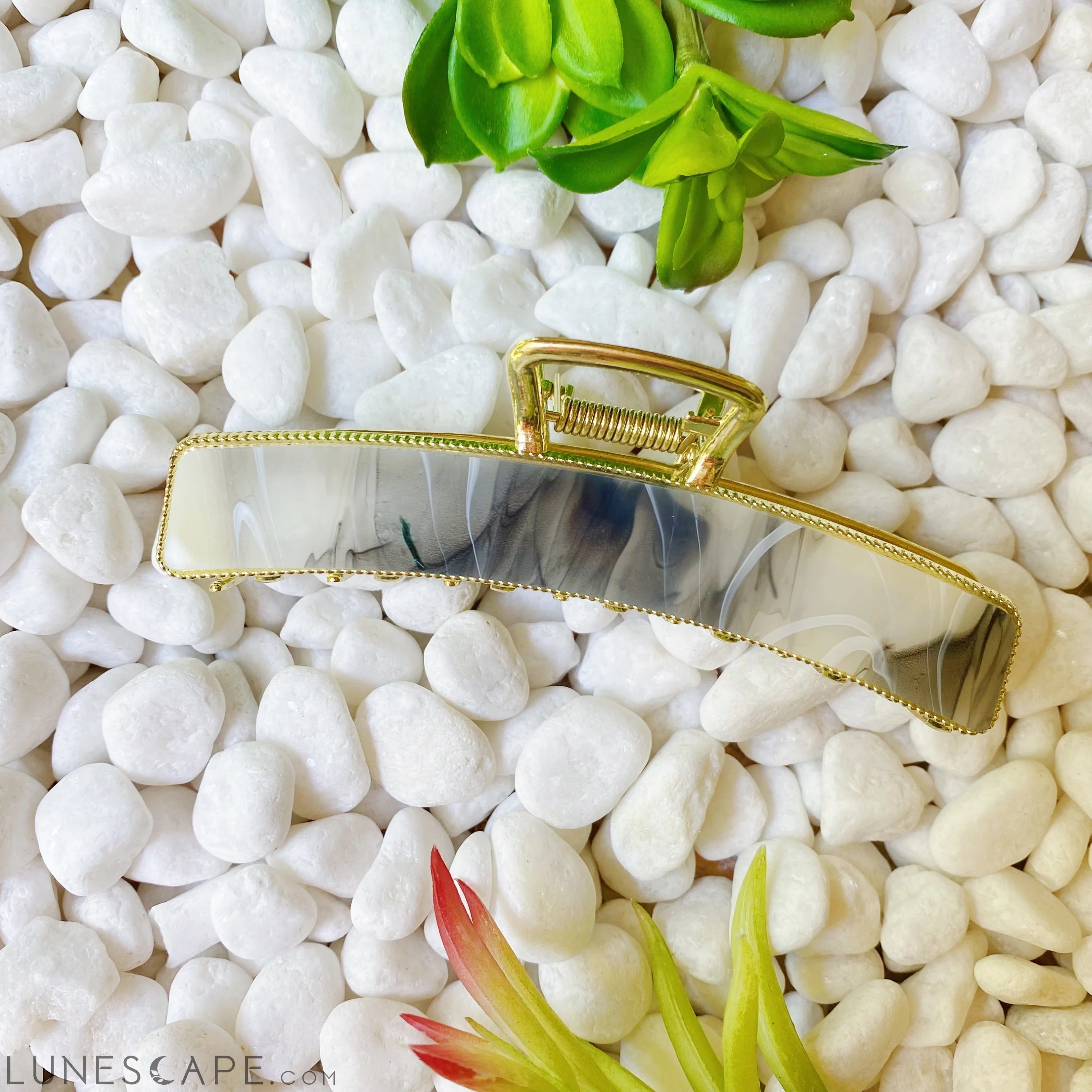 Classic Metal Hair Claw LUNESCAPE