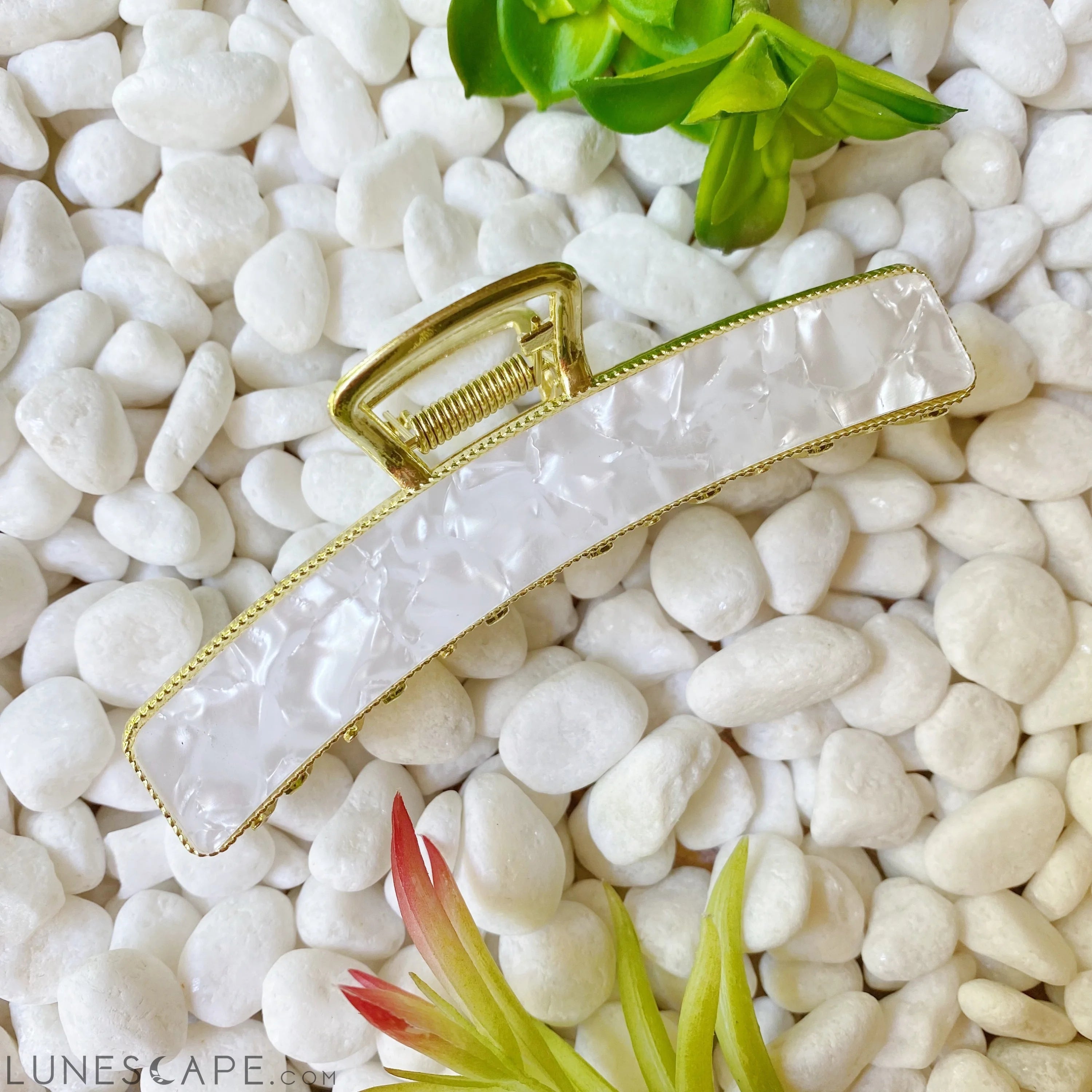 Classic Metal Hair Claw LUNESCAPE