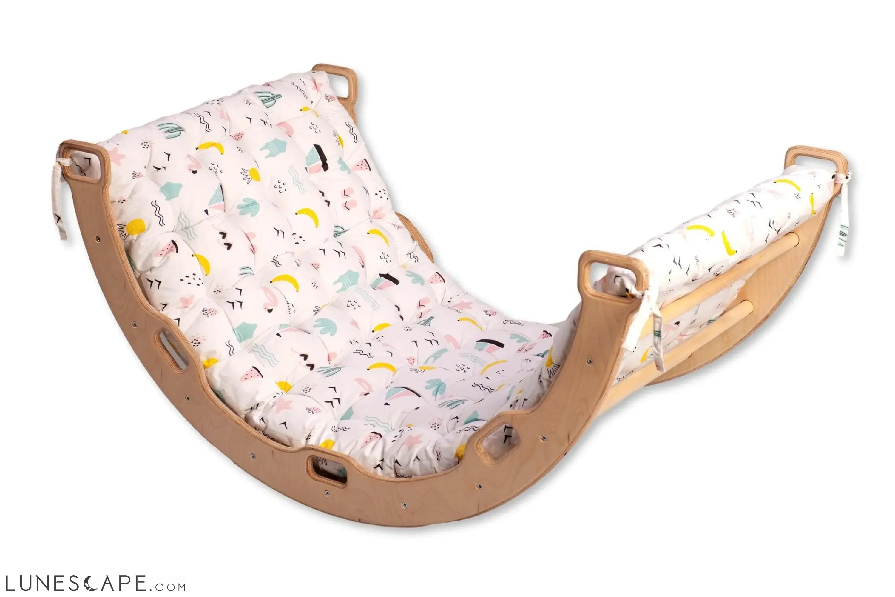 Climbing Arch with Flamingo Pillow LUNESCAPE