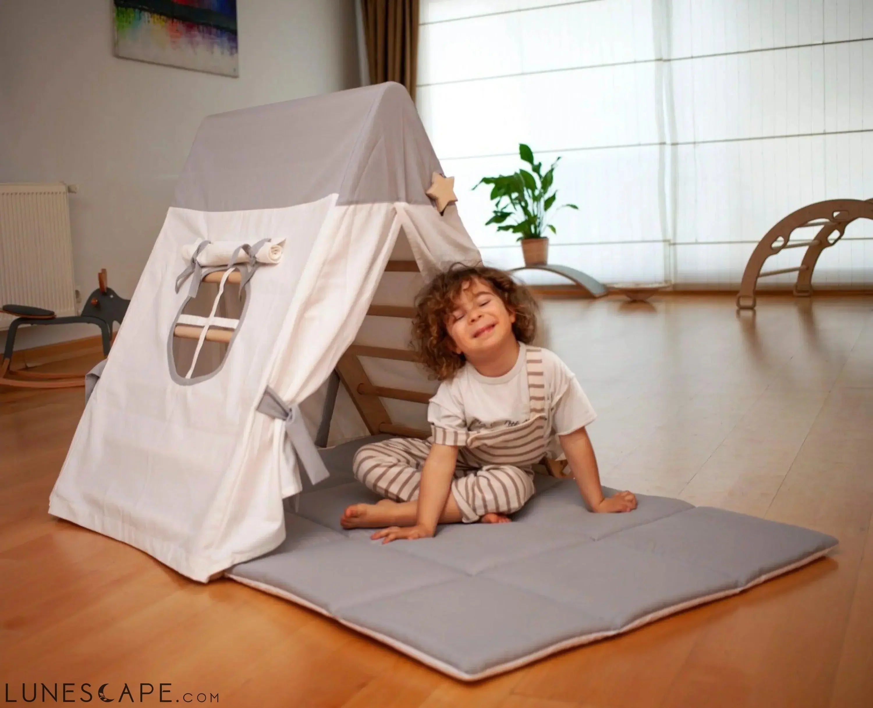 Climbing Triangle with Tent Cover, Mat, Ramp LUNESCAPE