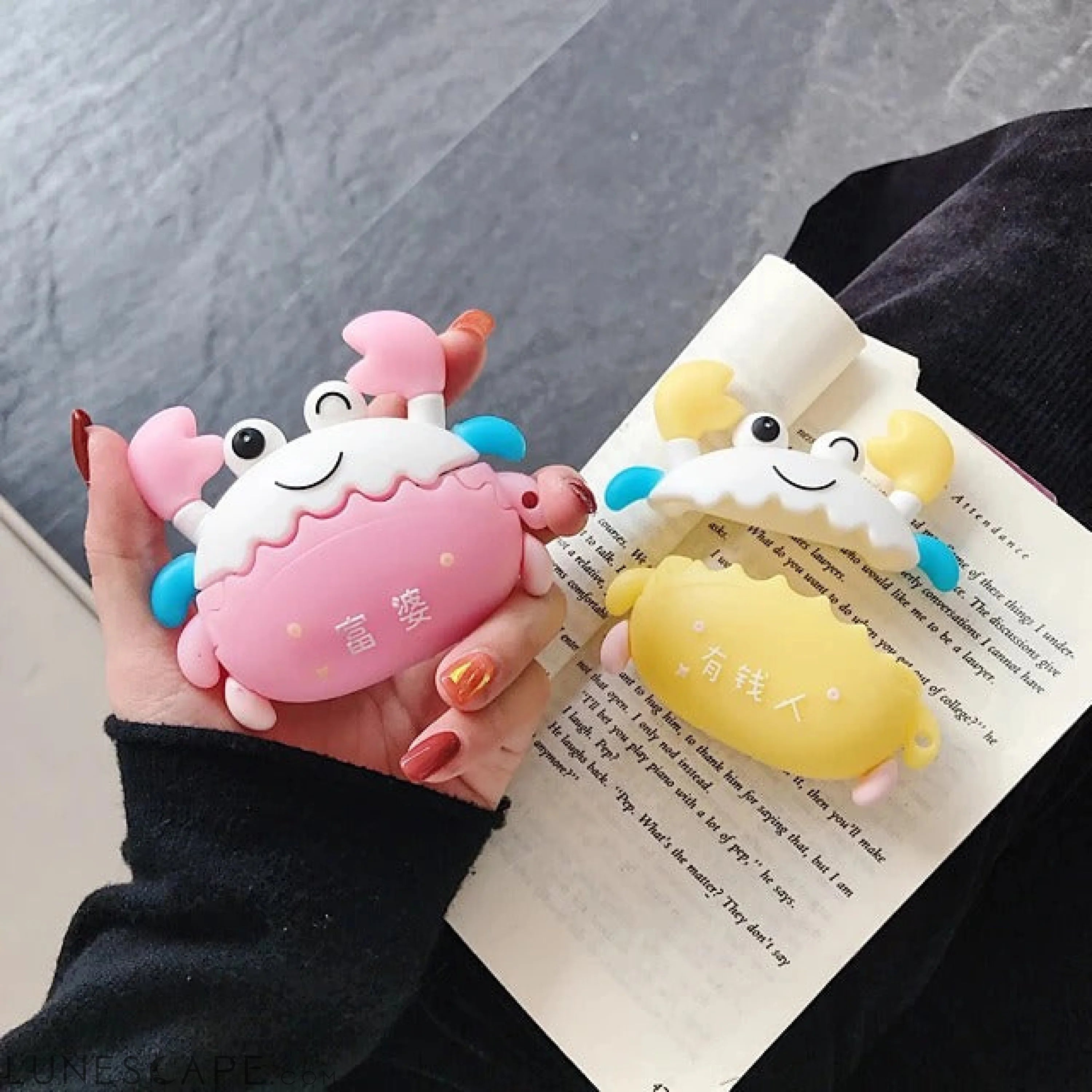 Cute Crab AirPods Case LUNESCAPE