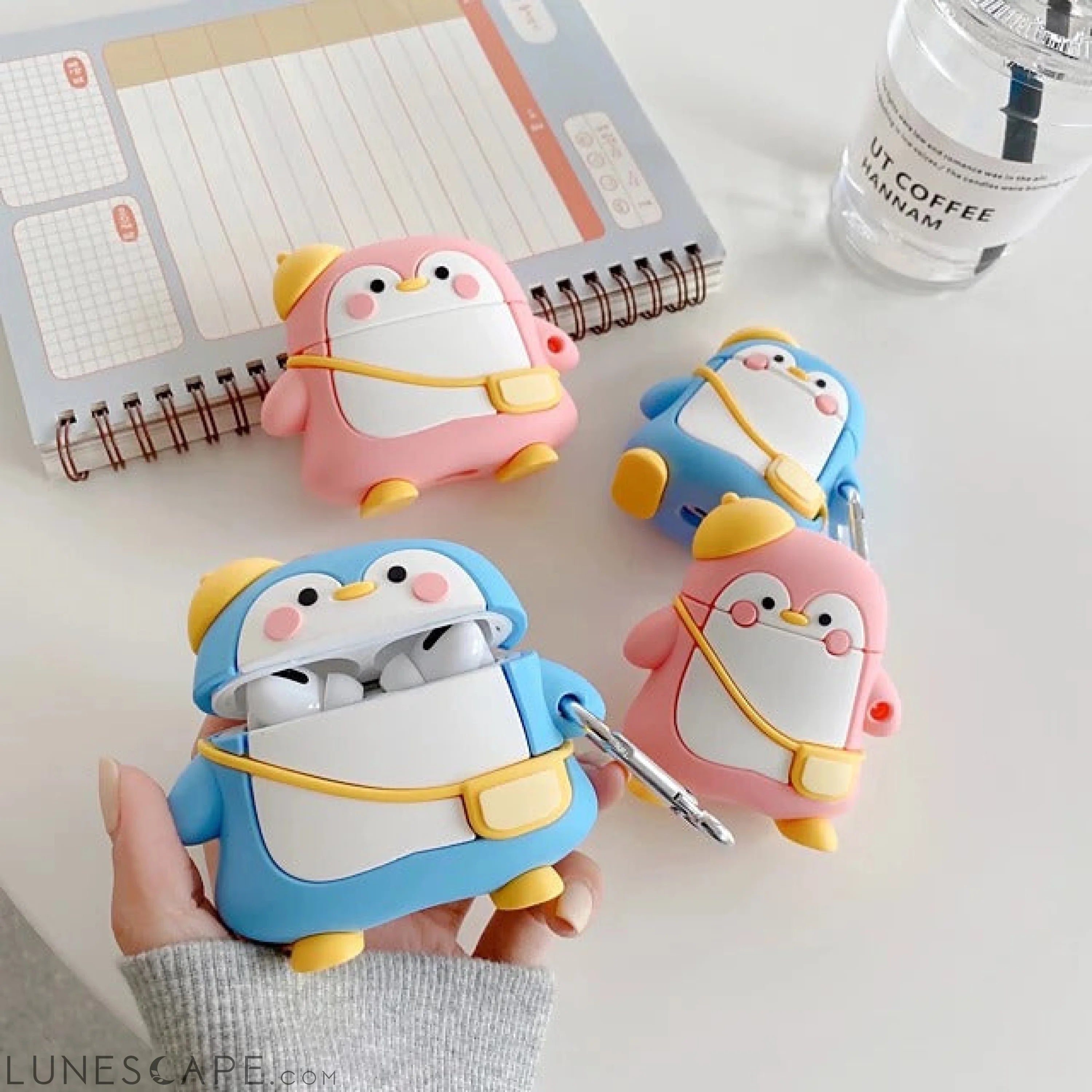 Cute Penguin AirPods Case LUNESCAPE