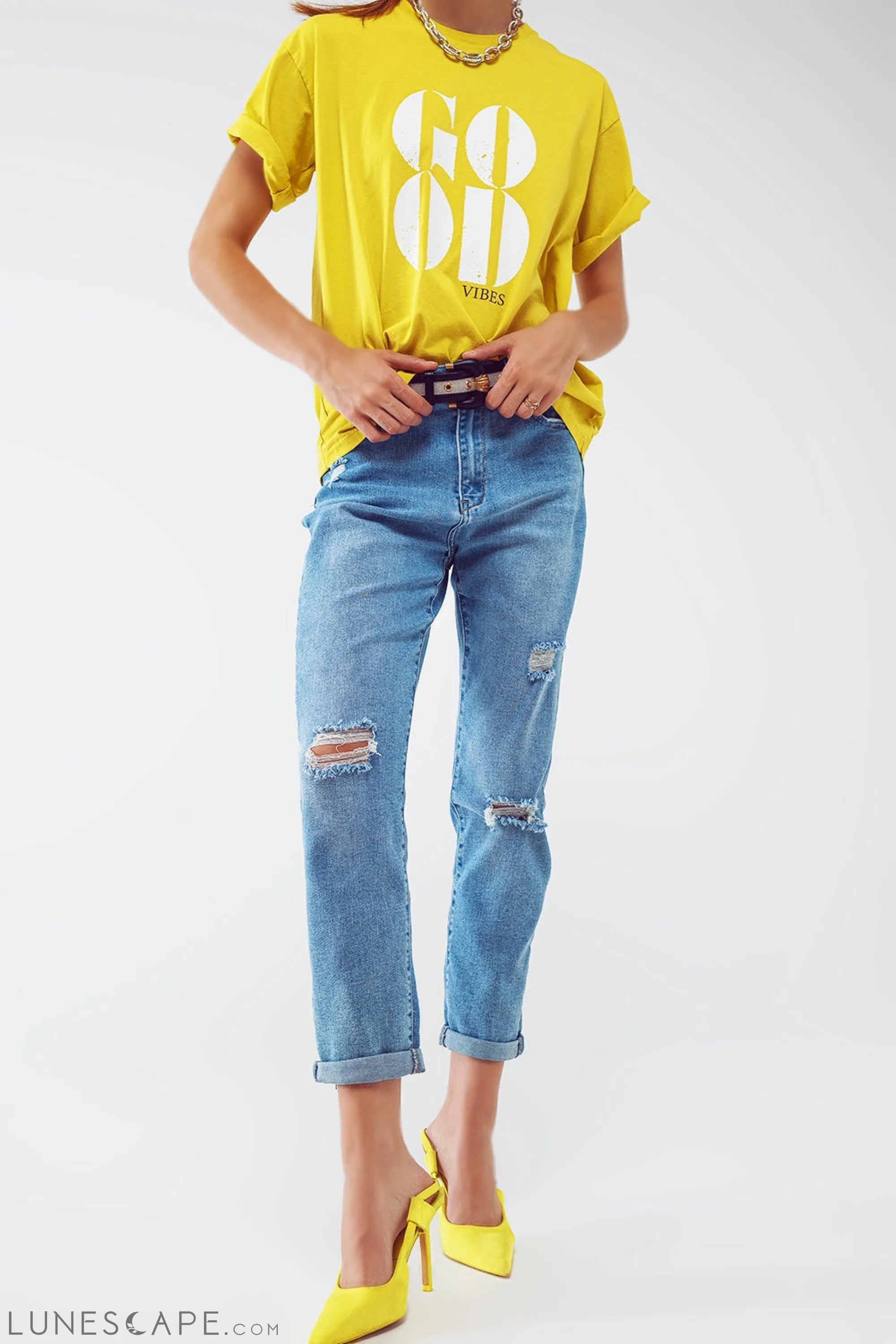 Distressed Regular Jeans in Light Blue Wash LUNESCAPE