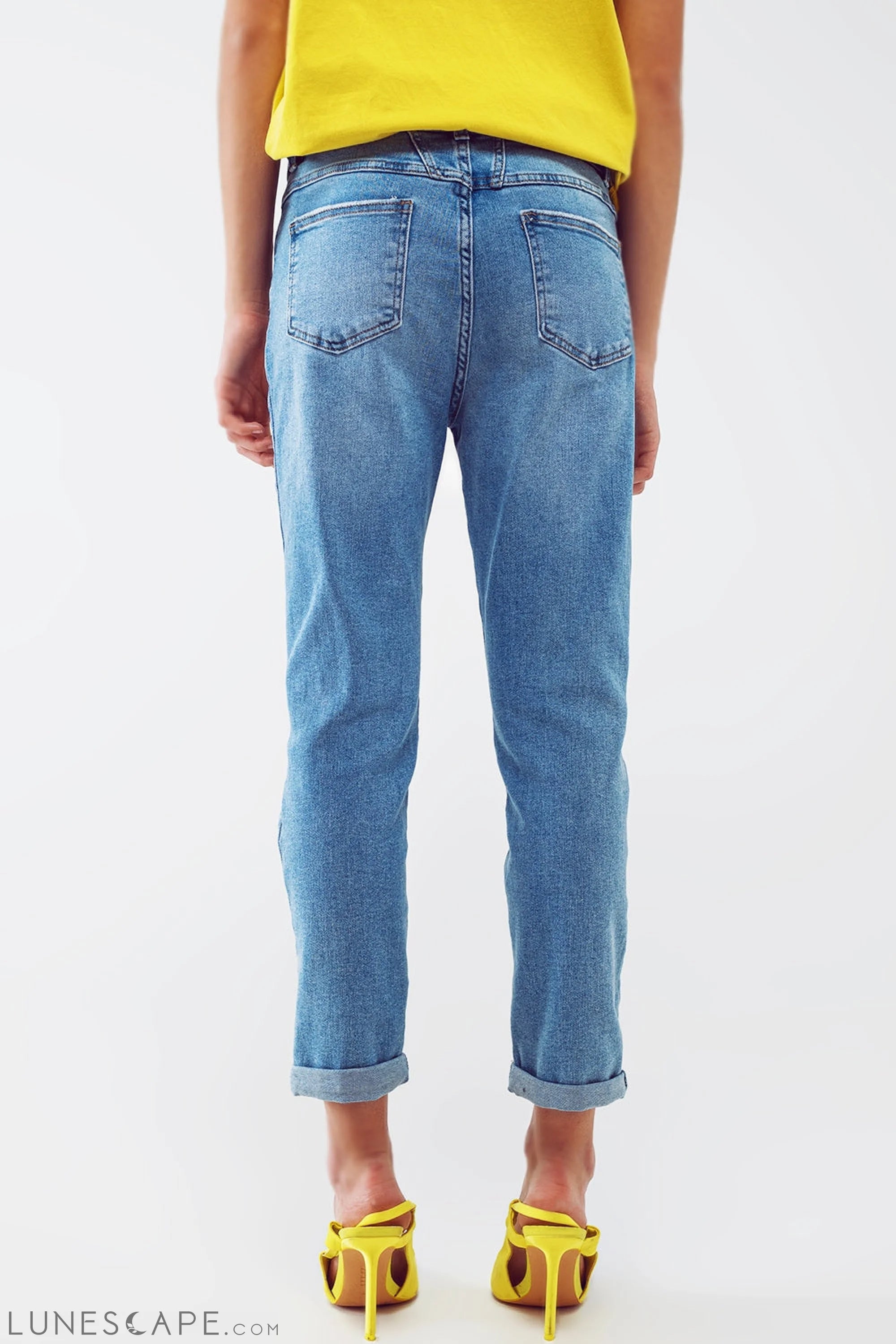 Distressed Regular Jeans in Light Blue Wash LUNESCAPE