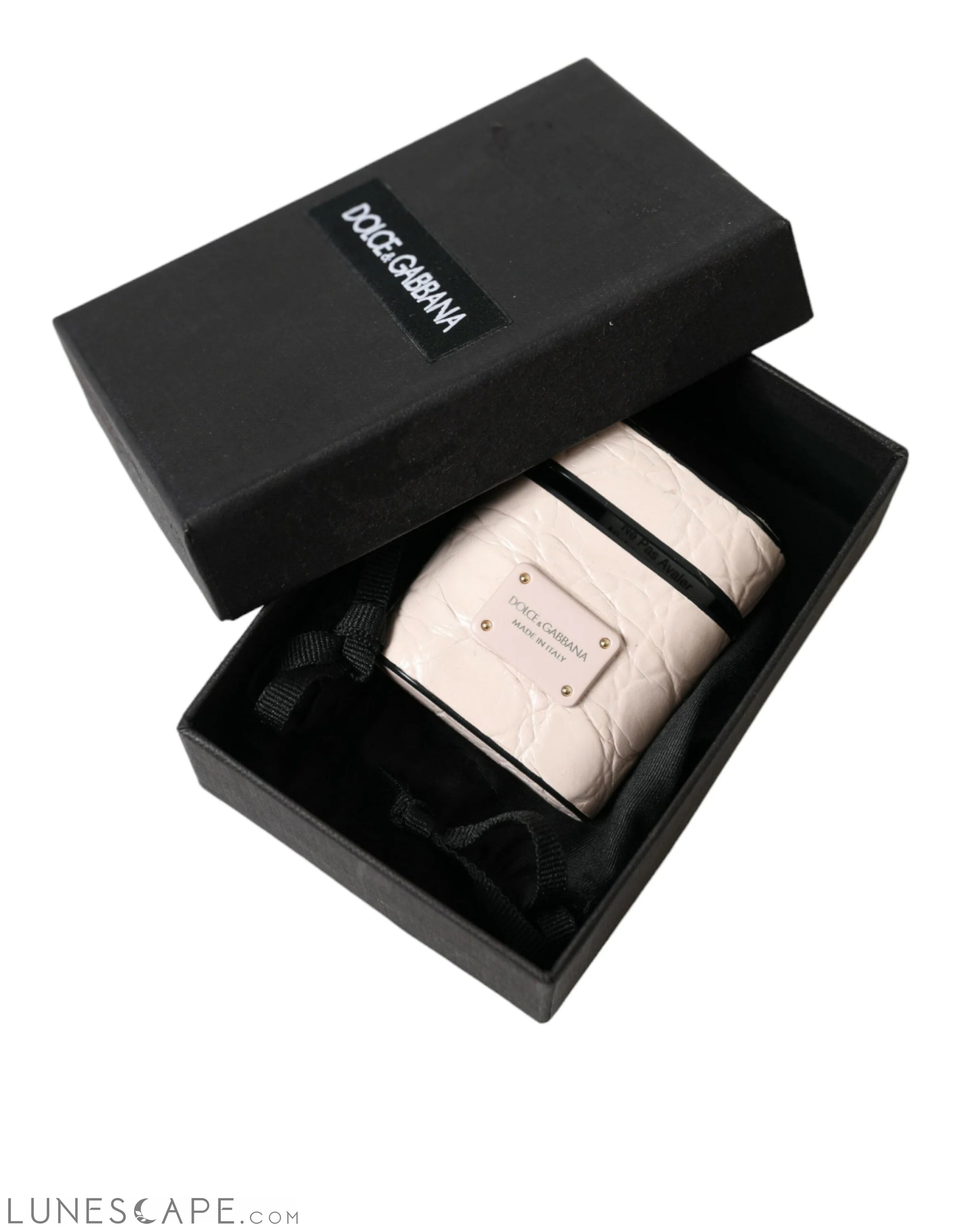 Dolce & Gabbana Elegant Light Pink Leather Airpod Case LUNESCAPE