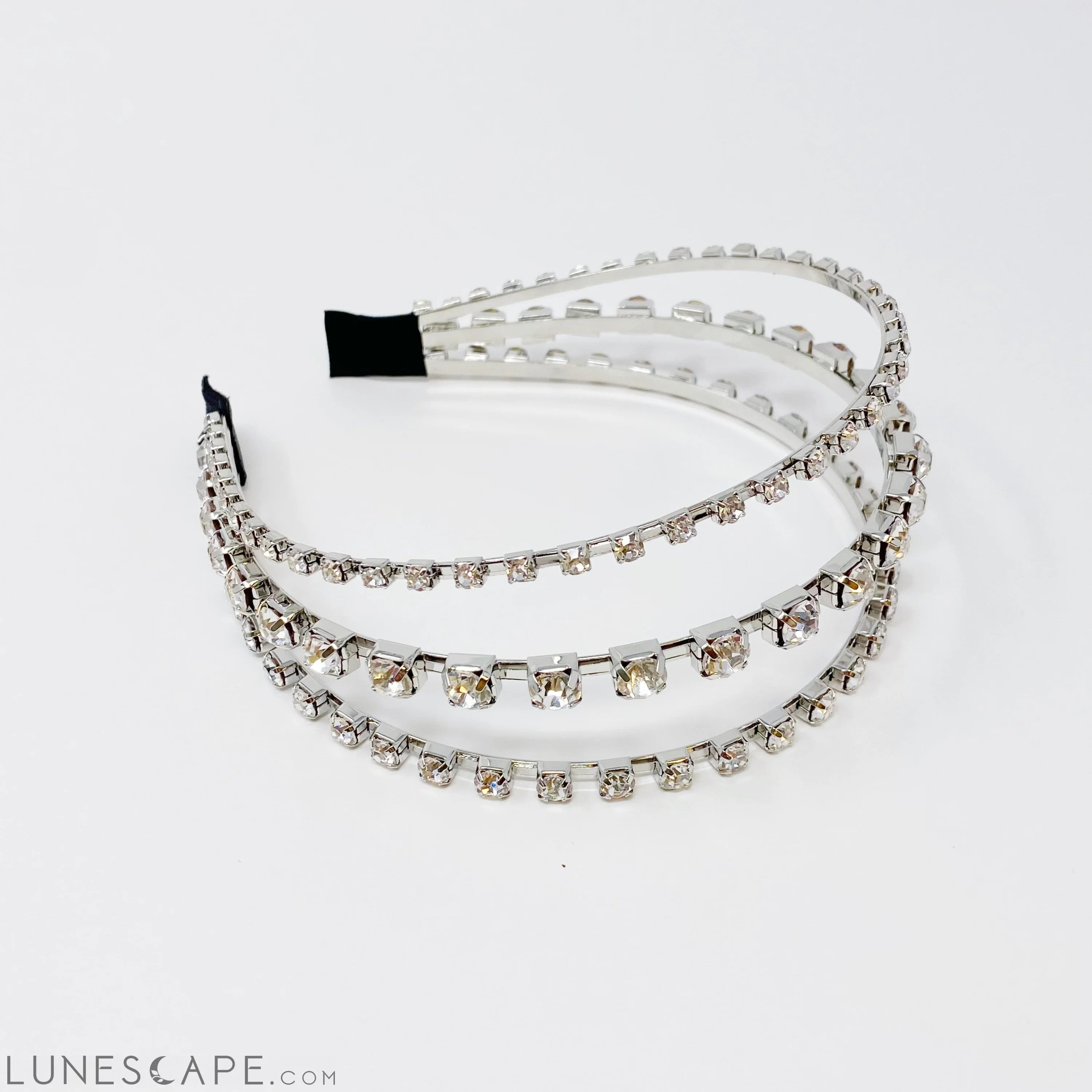 Ensemble of Shine Headband LUNESCAPE