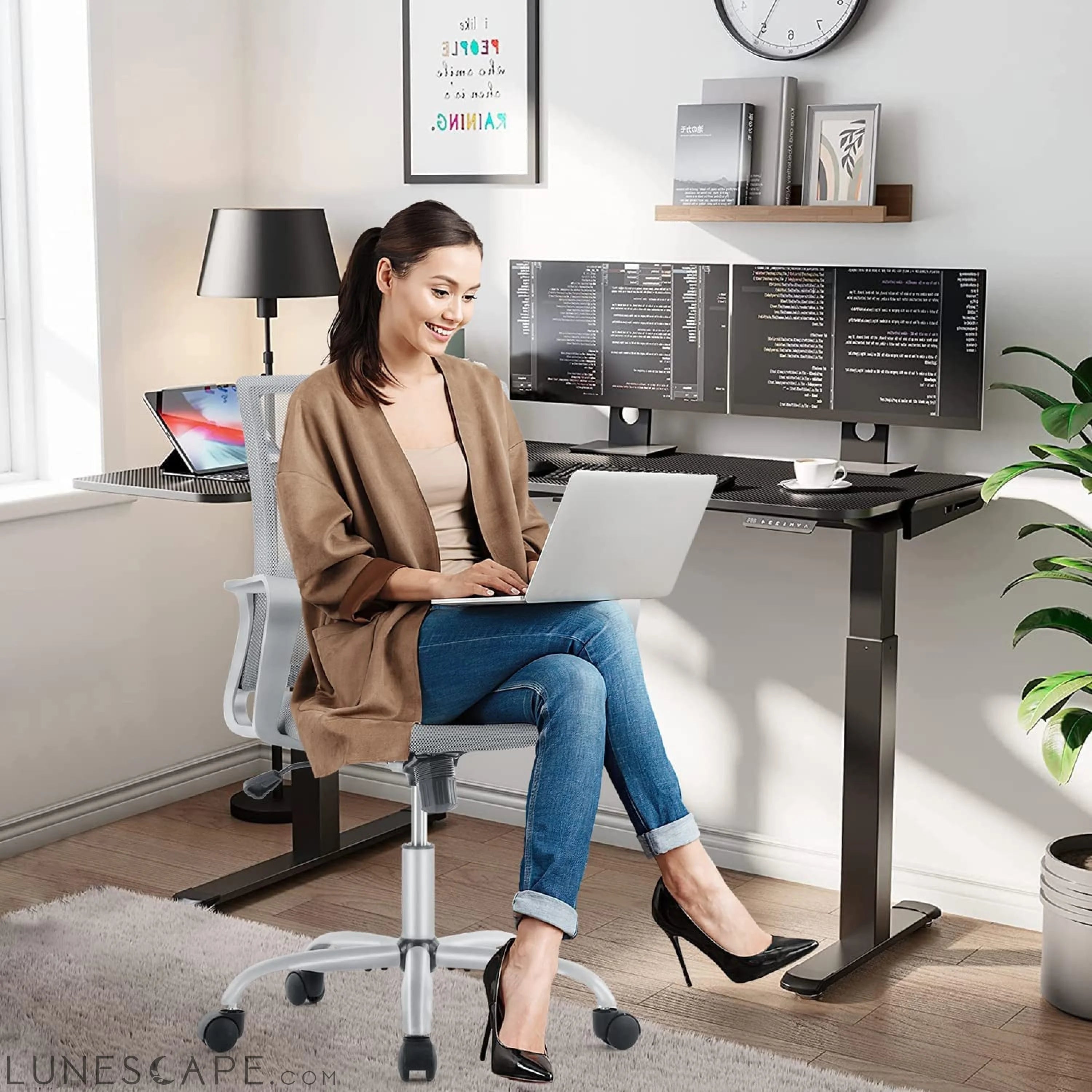 Ergonomic Grey Mesh Desk Chair with Wheels LUNESCAPE