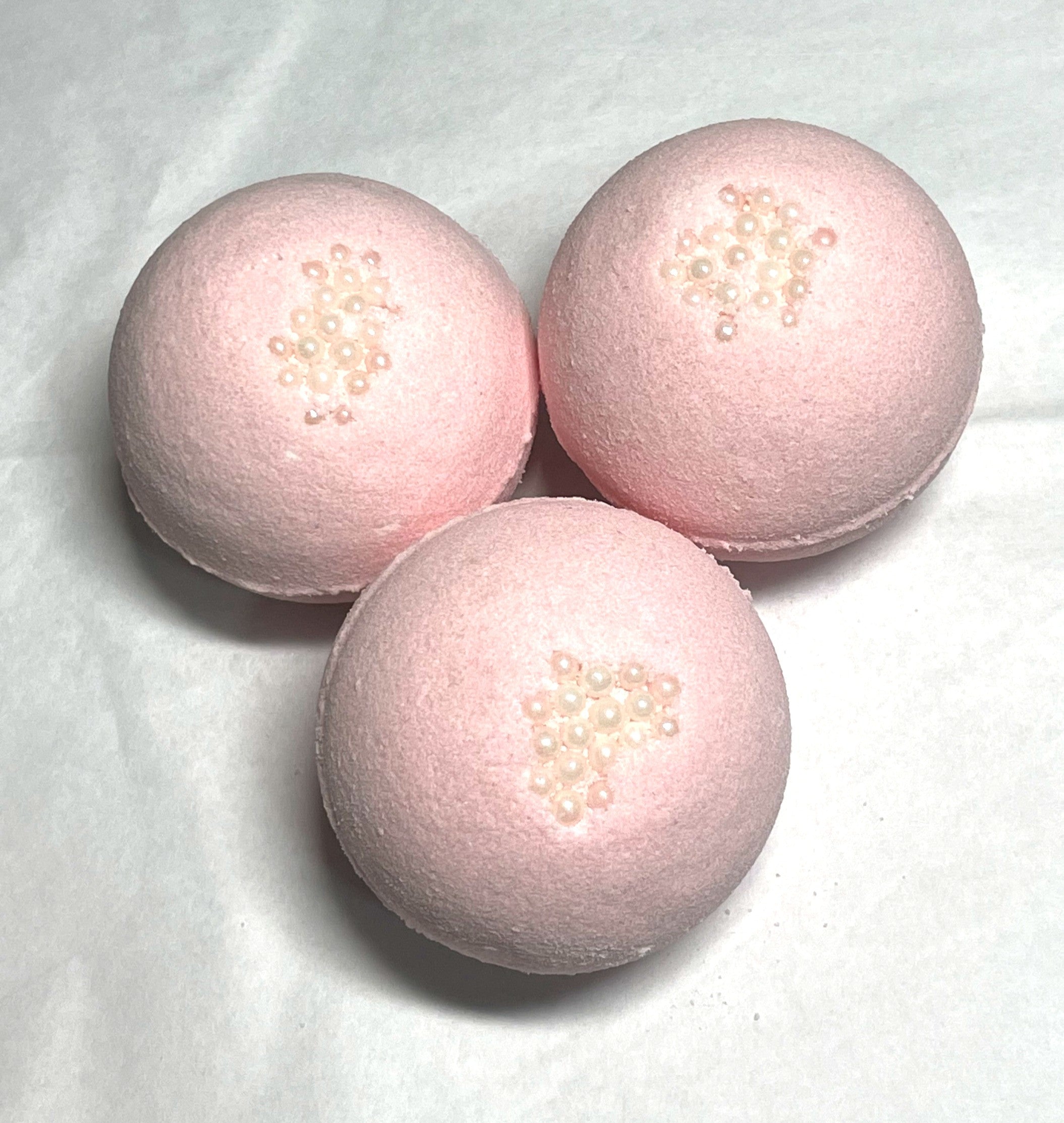Champagne & Strawberries Handcrafted Bath Bomb LUNESCAPE