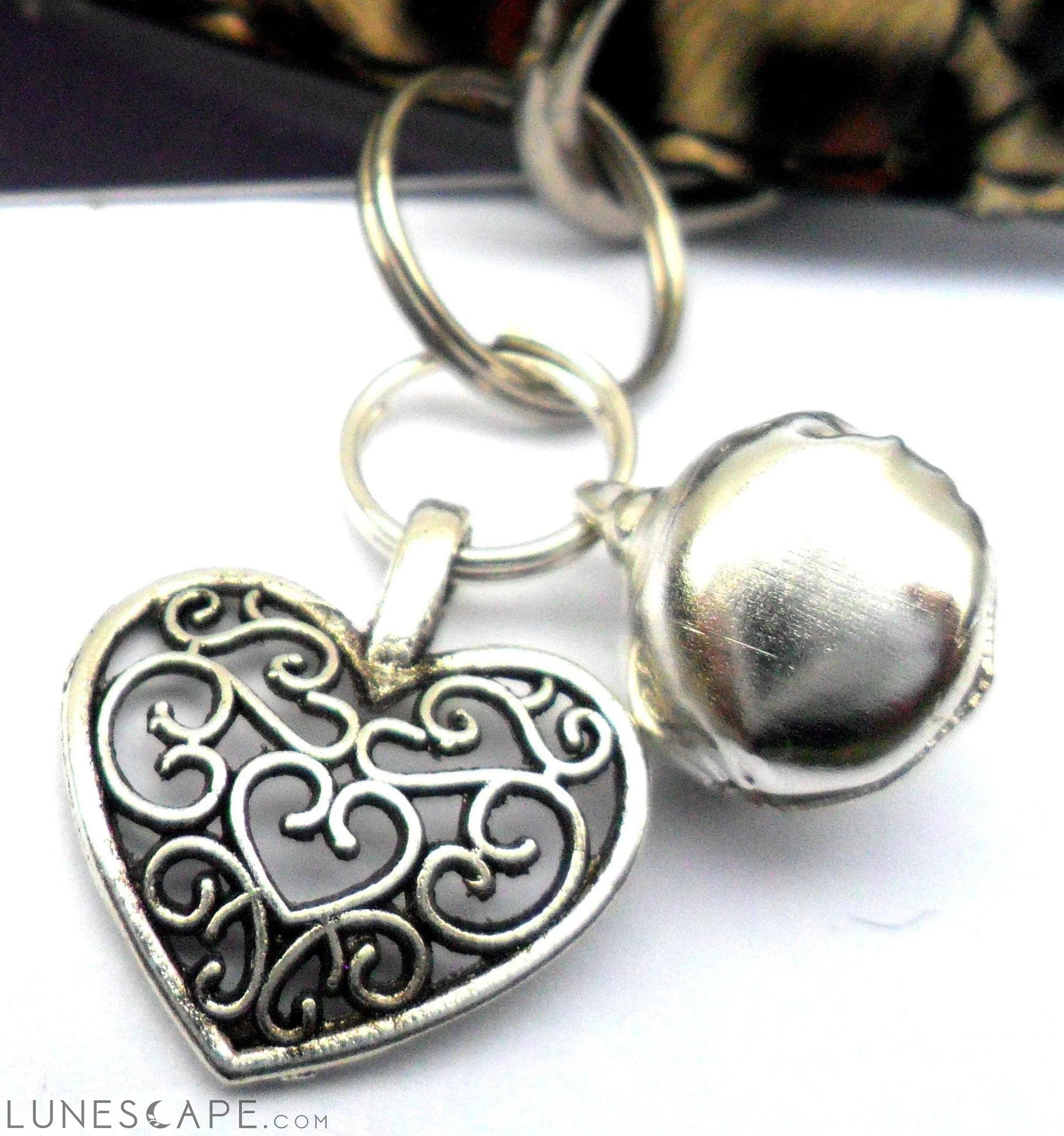 Filigree Heart Pet Charm LUNESCAPE