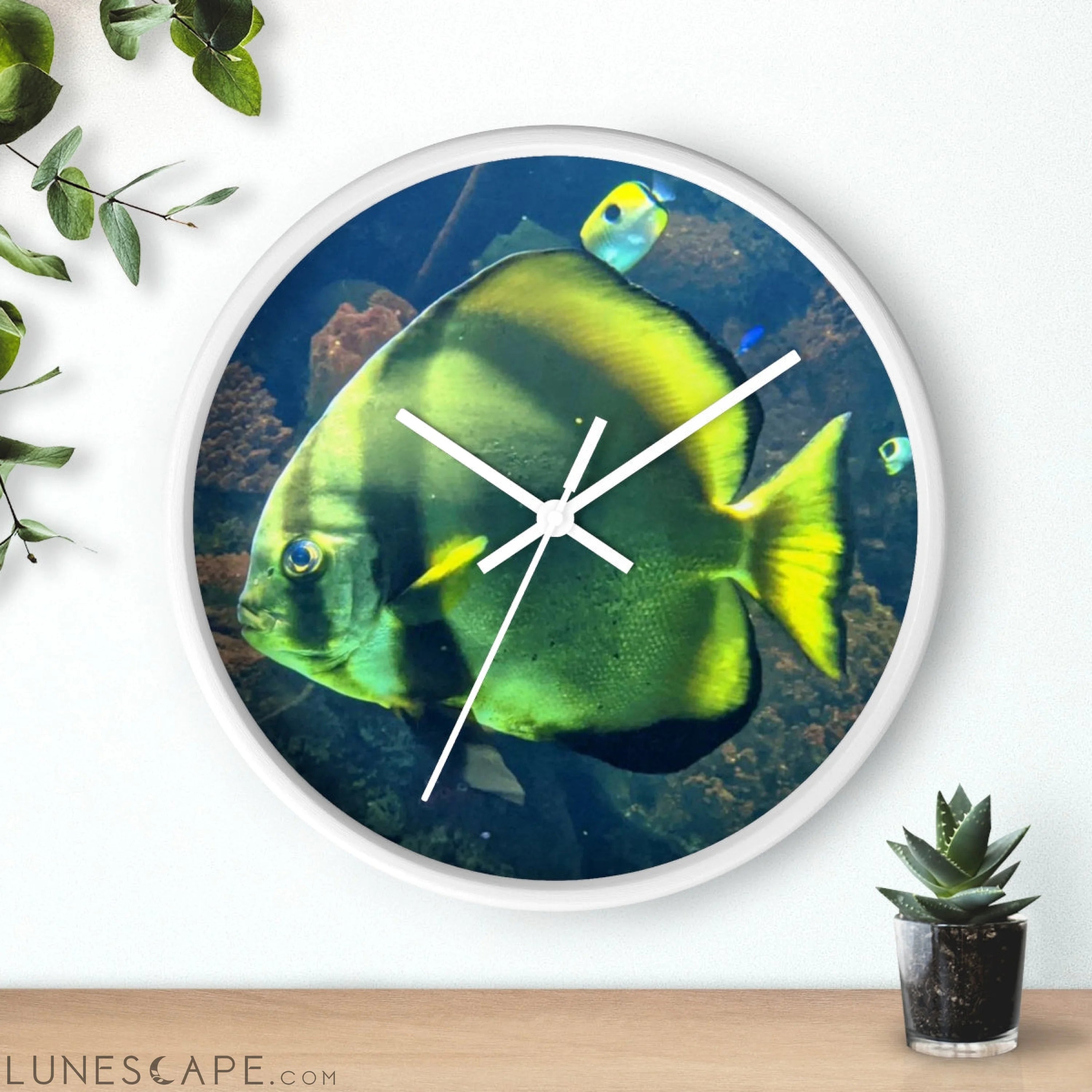 Green Fish Wall clock LUNESCAPE