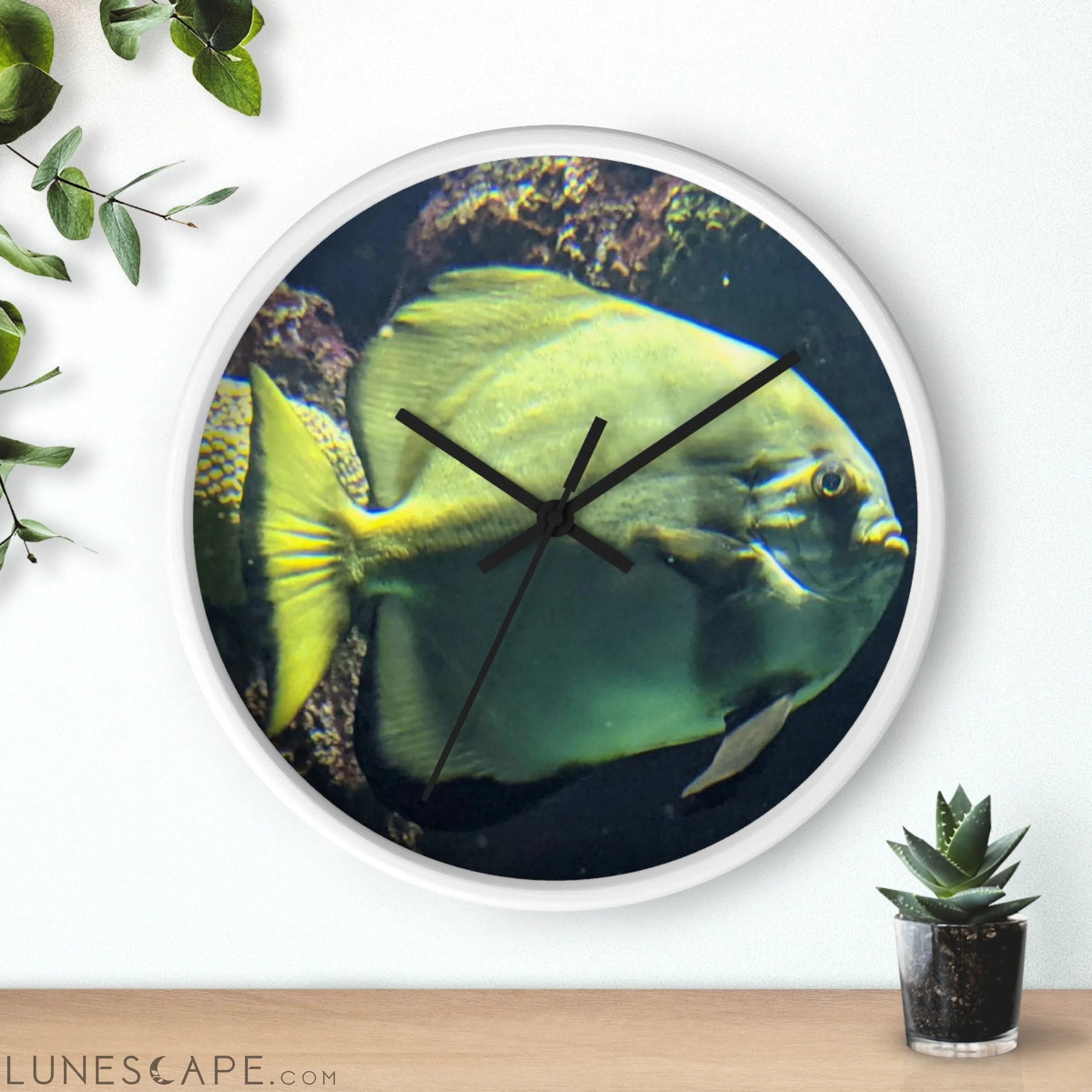 Green Fish Wall clock LUNESCAPE