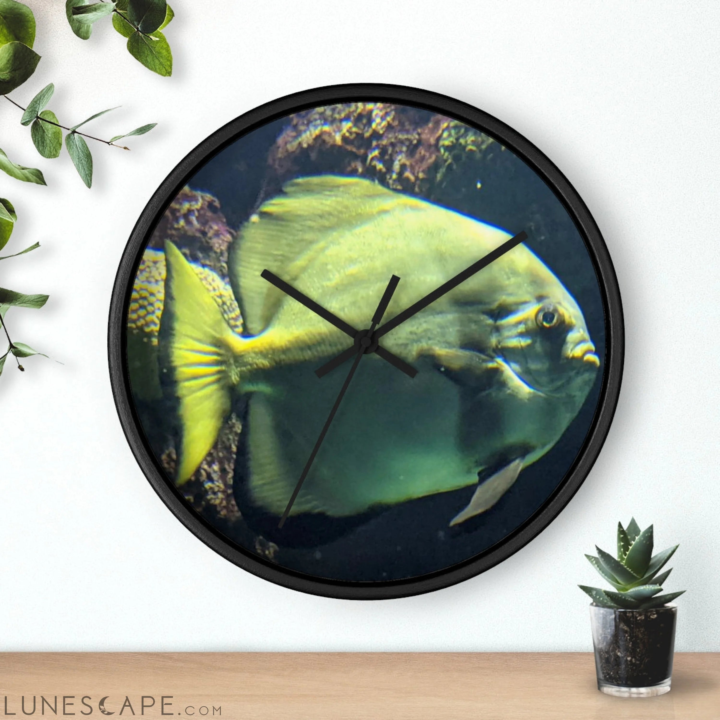 Green Fish Wall clock LUNESCAPE