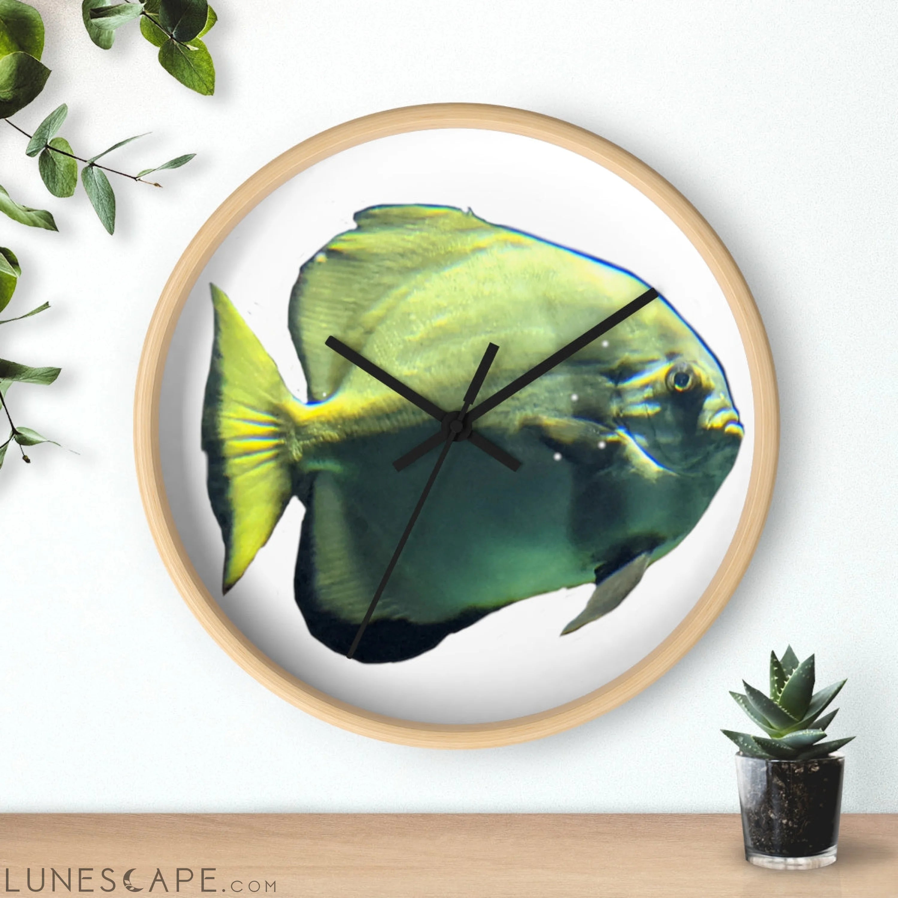 Green Fish Wall clock LUNESCAPE