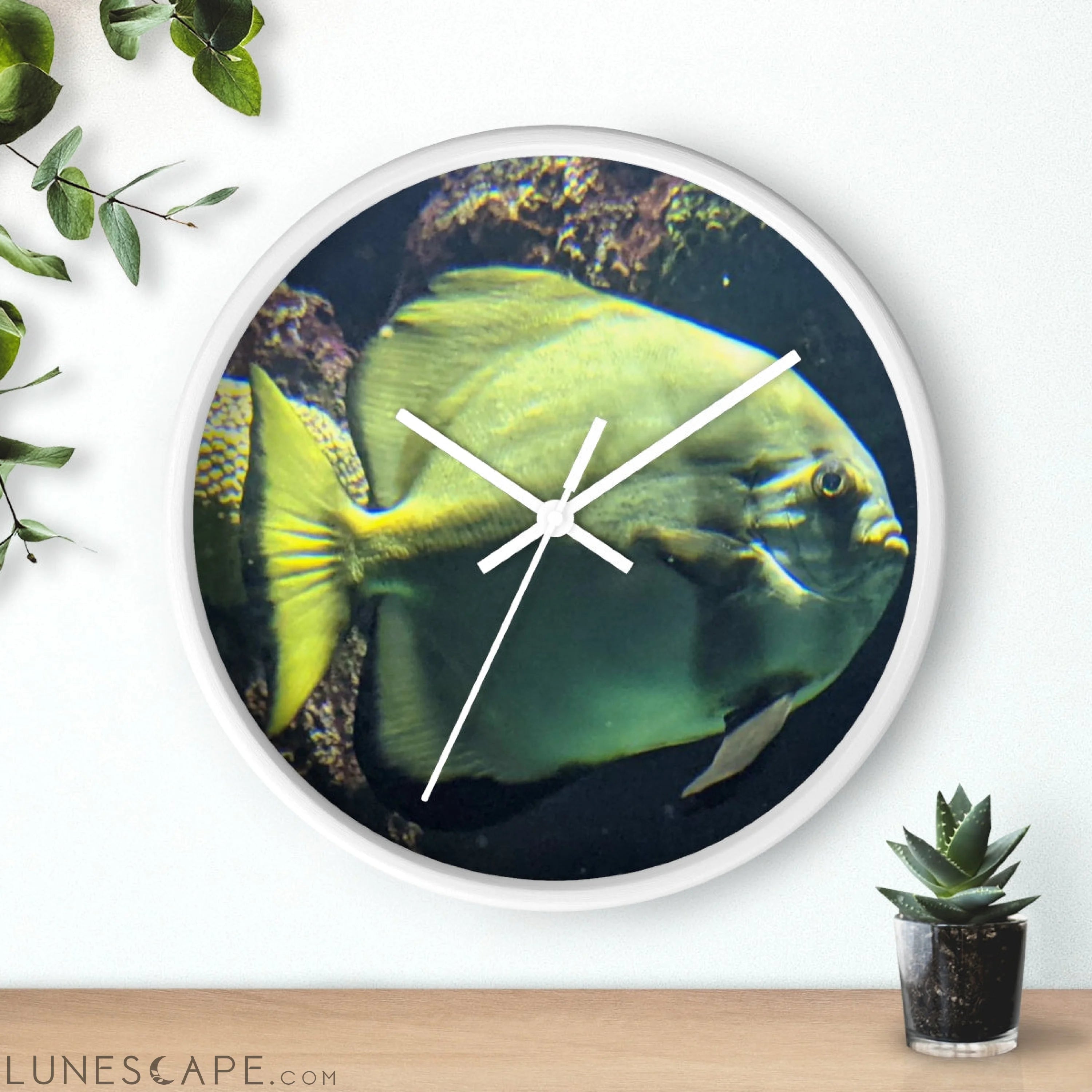 Green Fish Wall clock LUNESCAPE