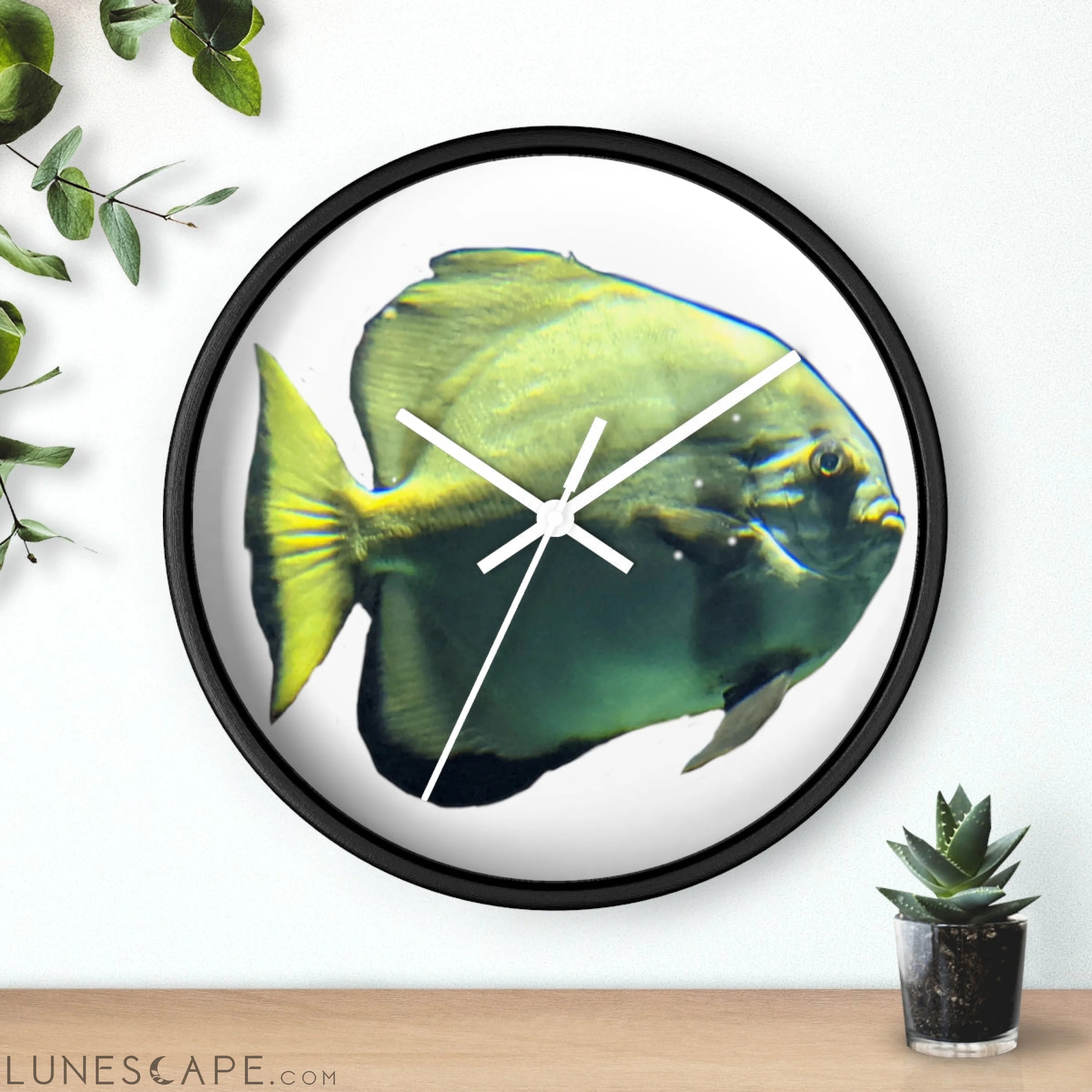 Green Fish Wall clock LUNESCAPE