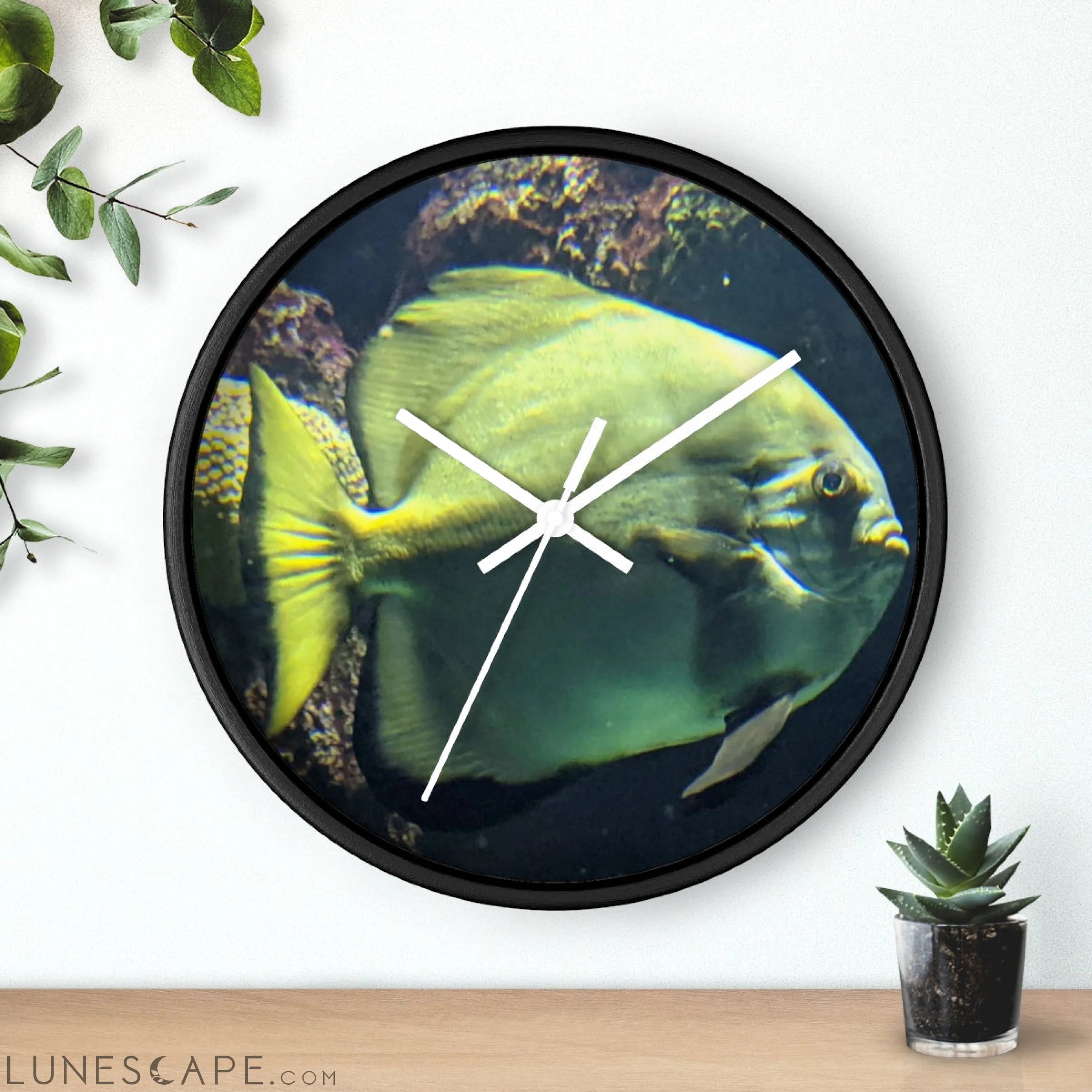 Green Fish Wall clock LUNESCAPE