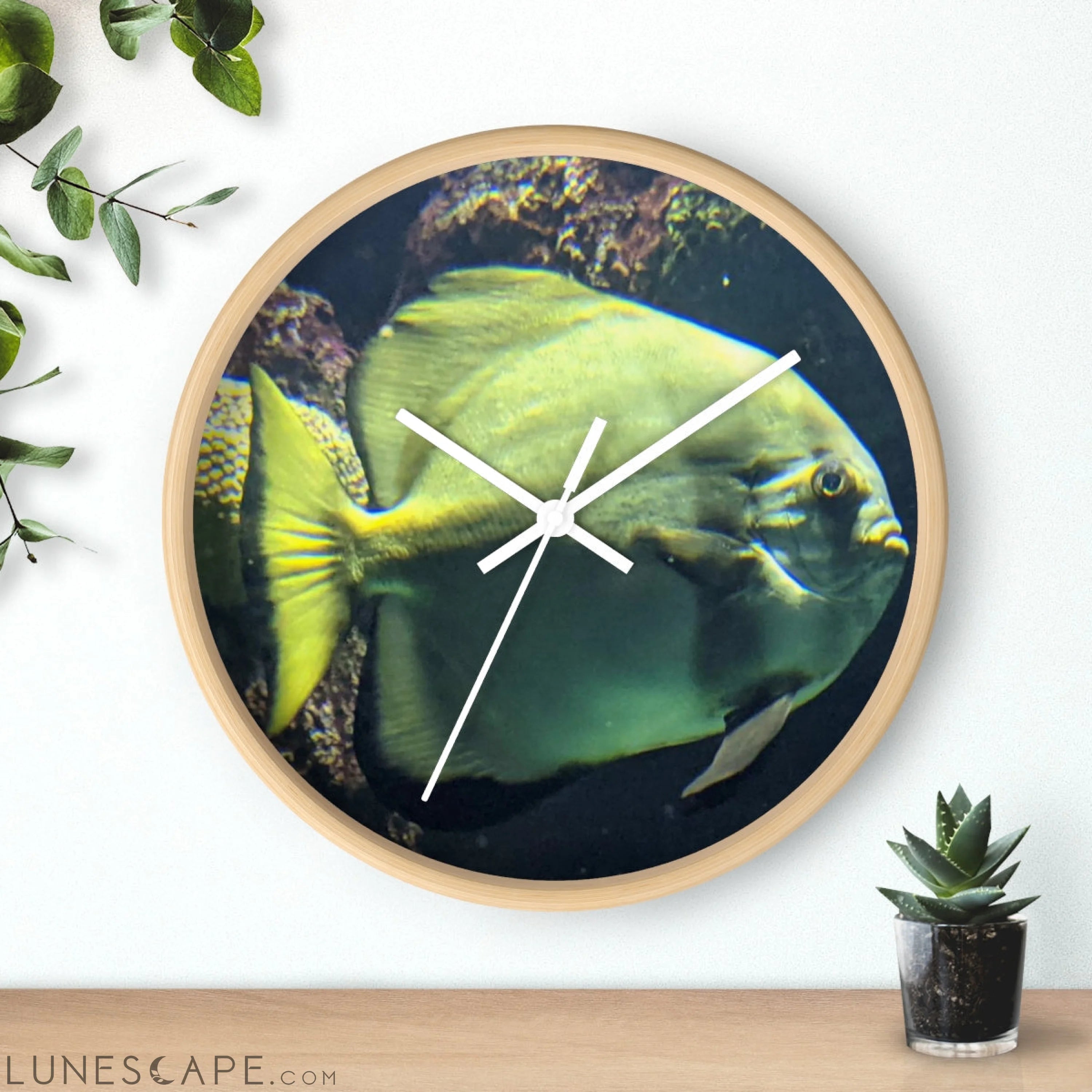 Green Fish Wall clock LUNESCAPE