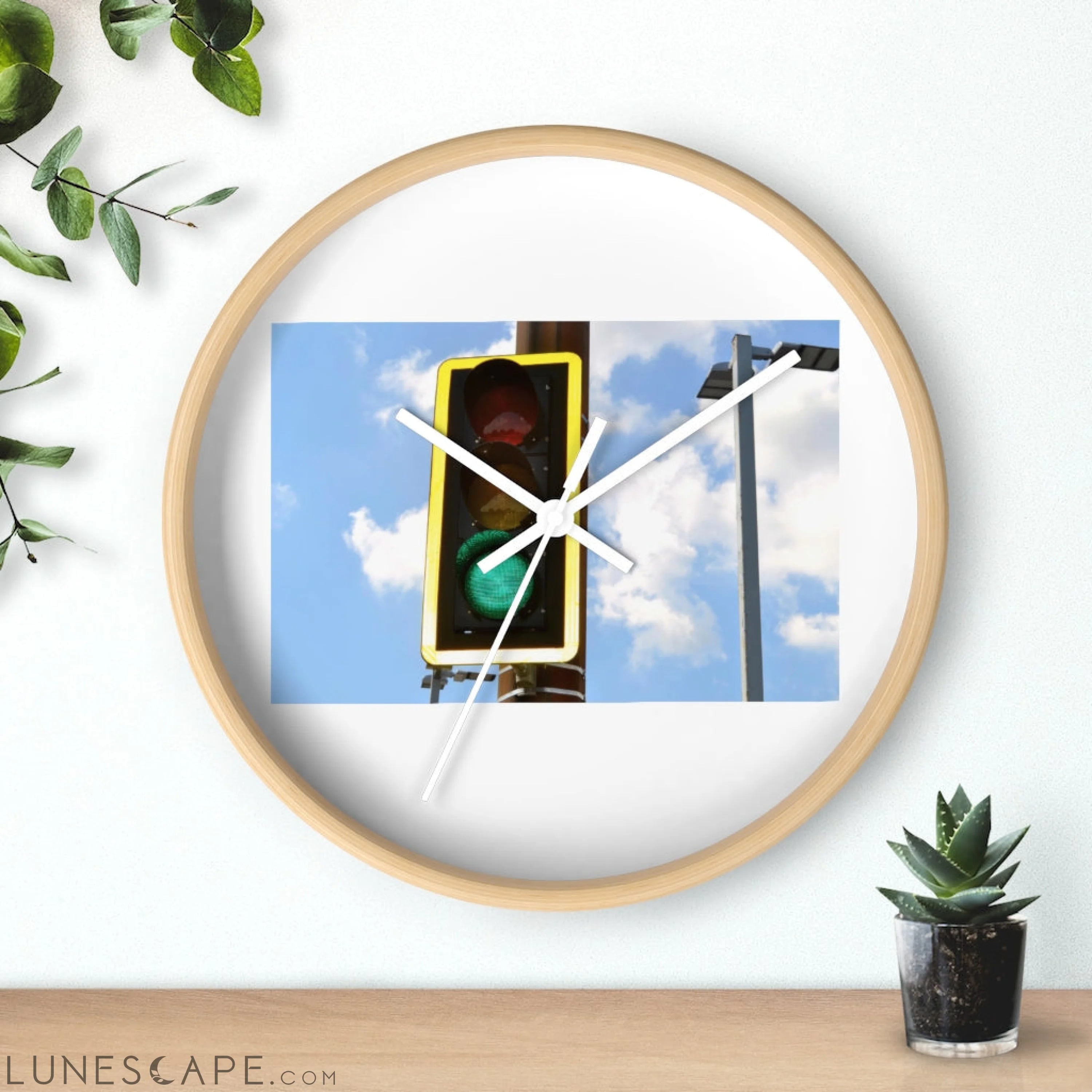 Green Light Wall clock LUNESCAPE