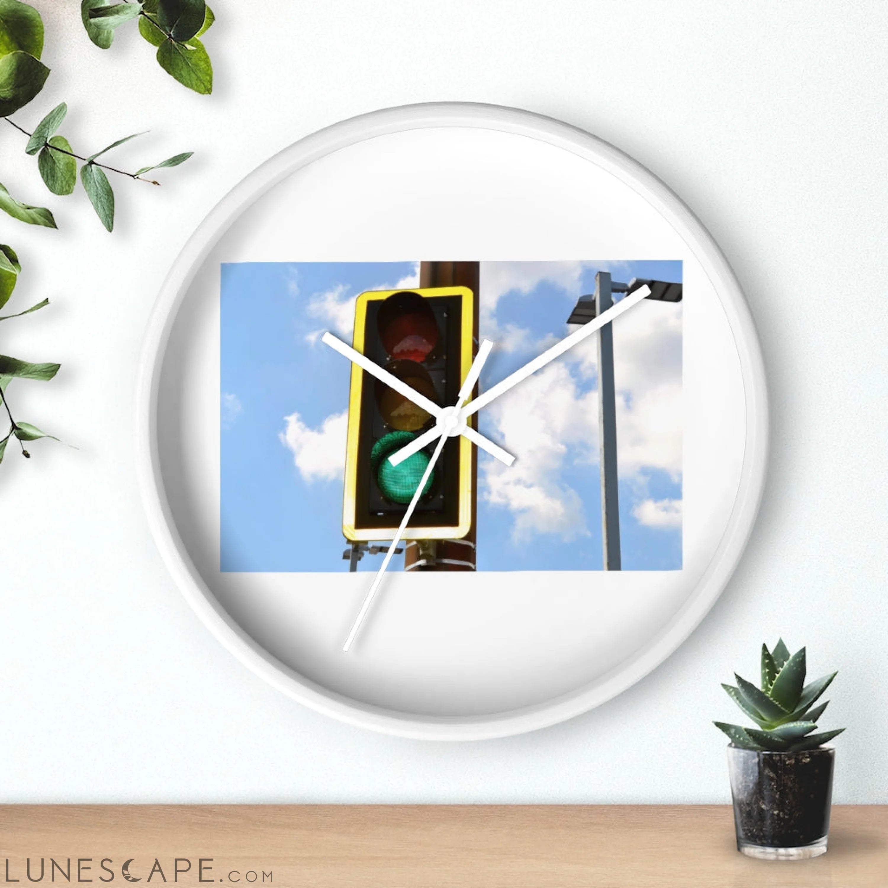 Green Light Wall clock LUNESCAPE