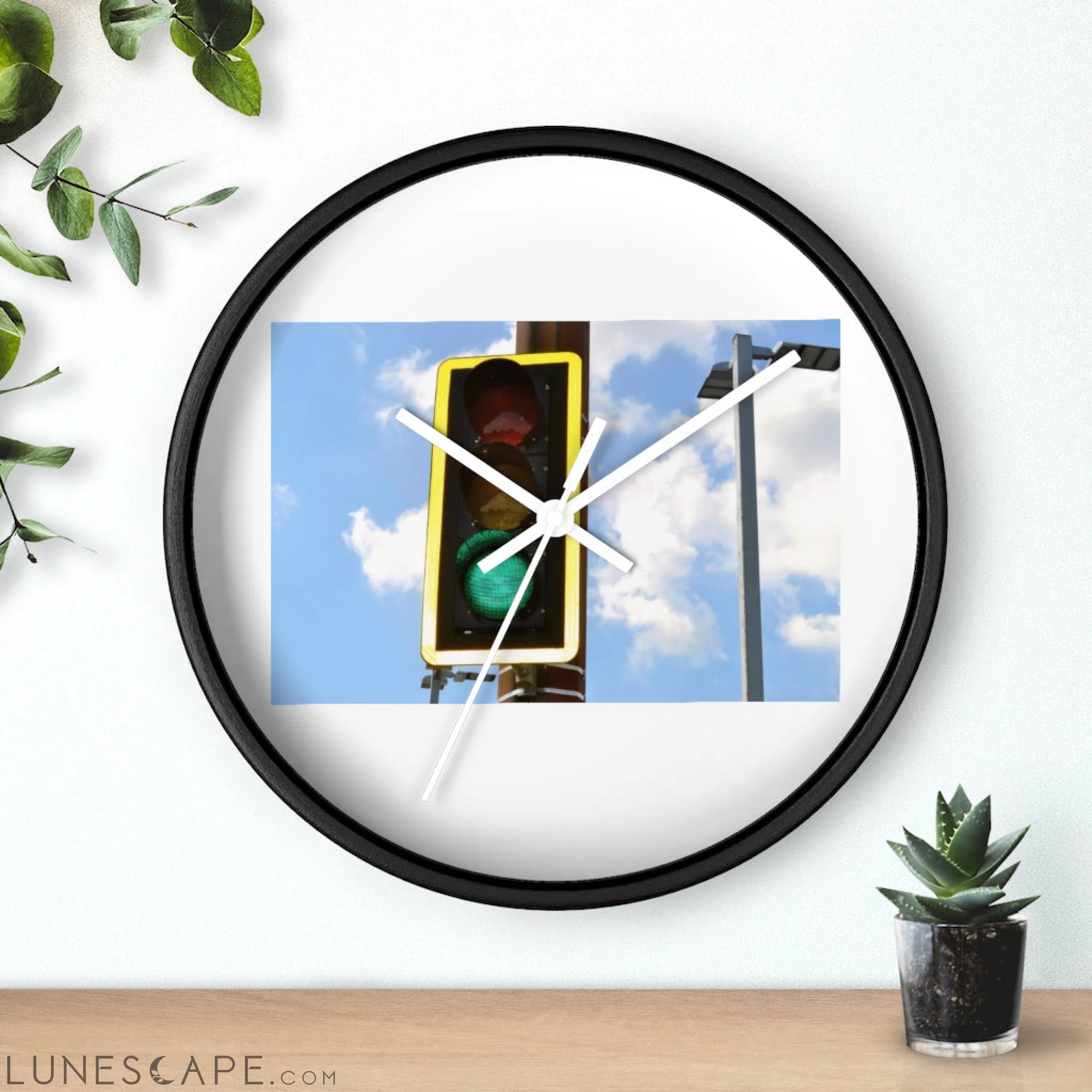 Green Light Wall clock LUNESCAPE