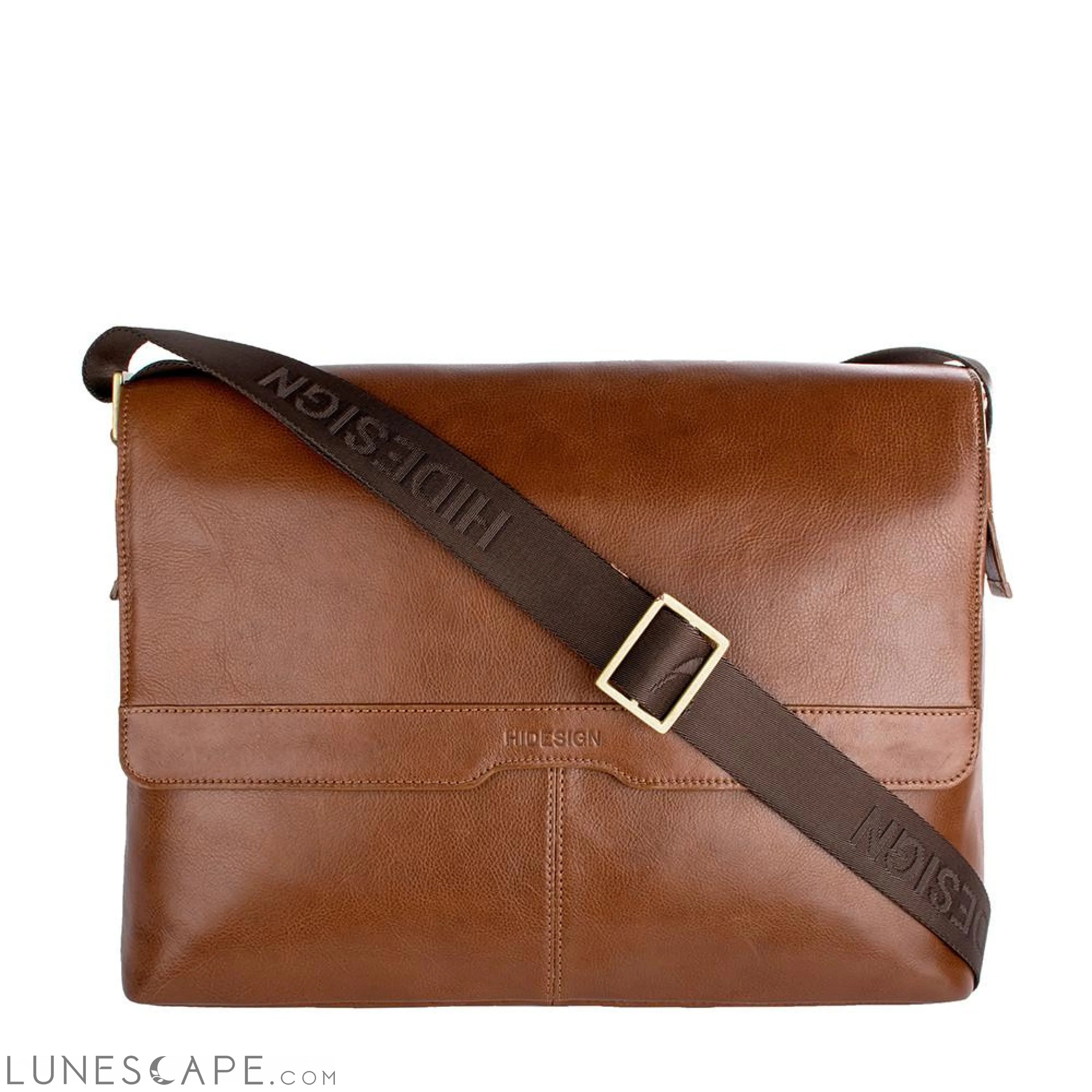 Helvellyn Medium Leather Messenger LUNESCAPE