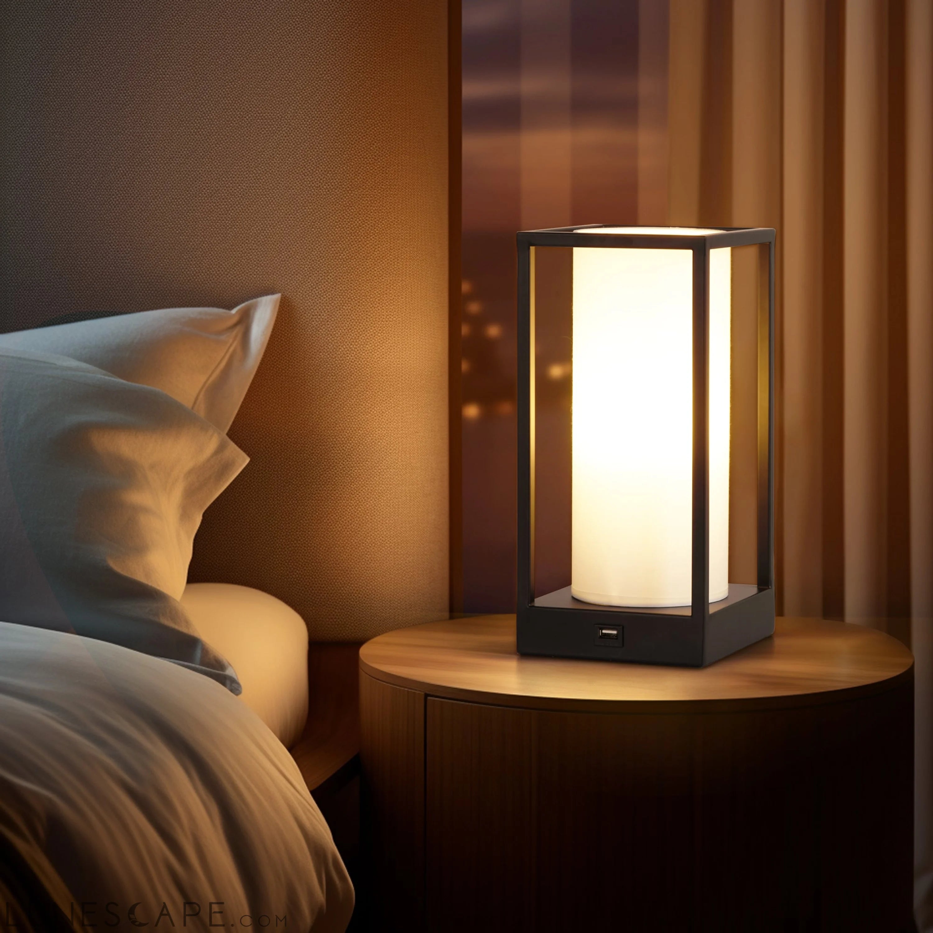 Hokkaido Table Lamp with Phone Charger LUNESCAPE