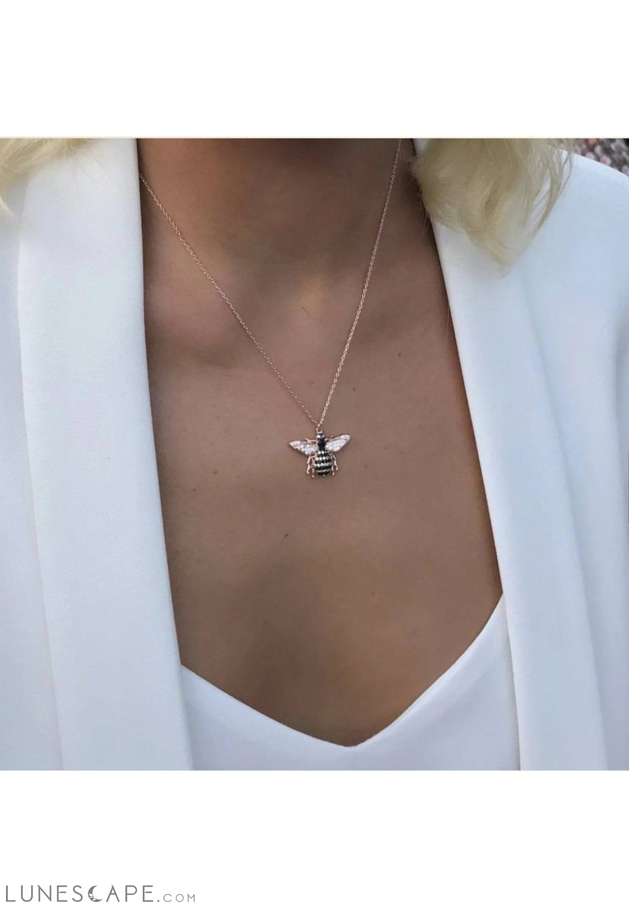 Honey Bee Pendant Necklace Rosegold LUNESCAPE