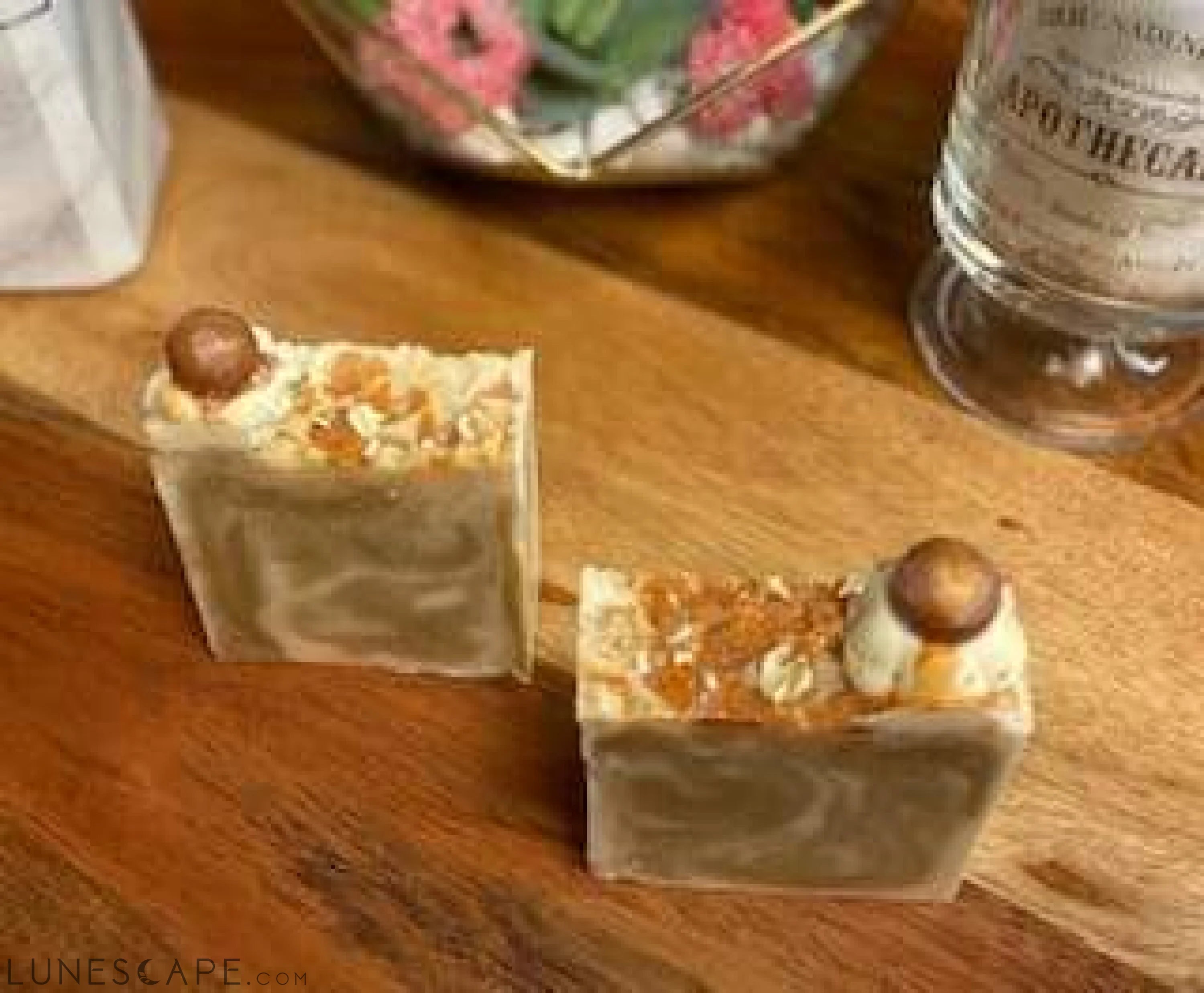 Honey Comb Oatmeal Soap with Turmeric LUNESCAPE