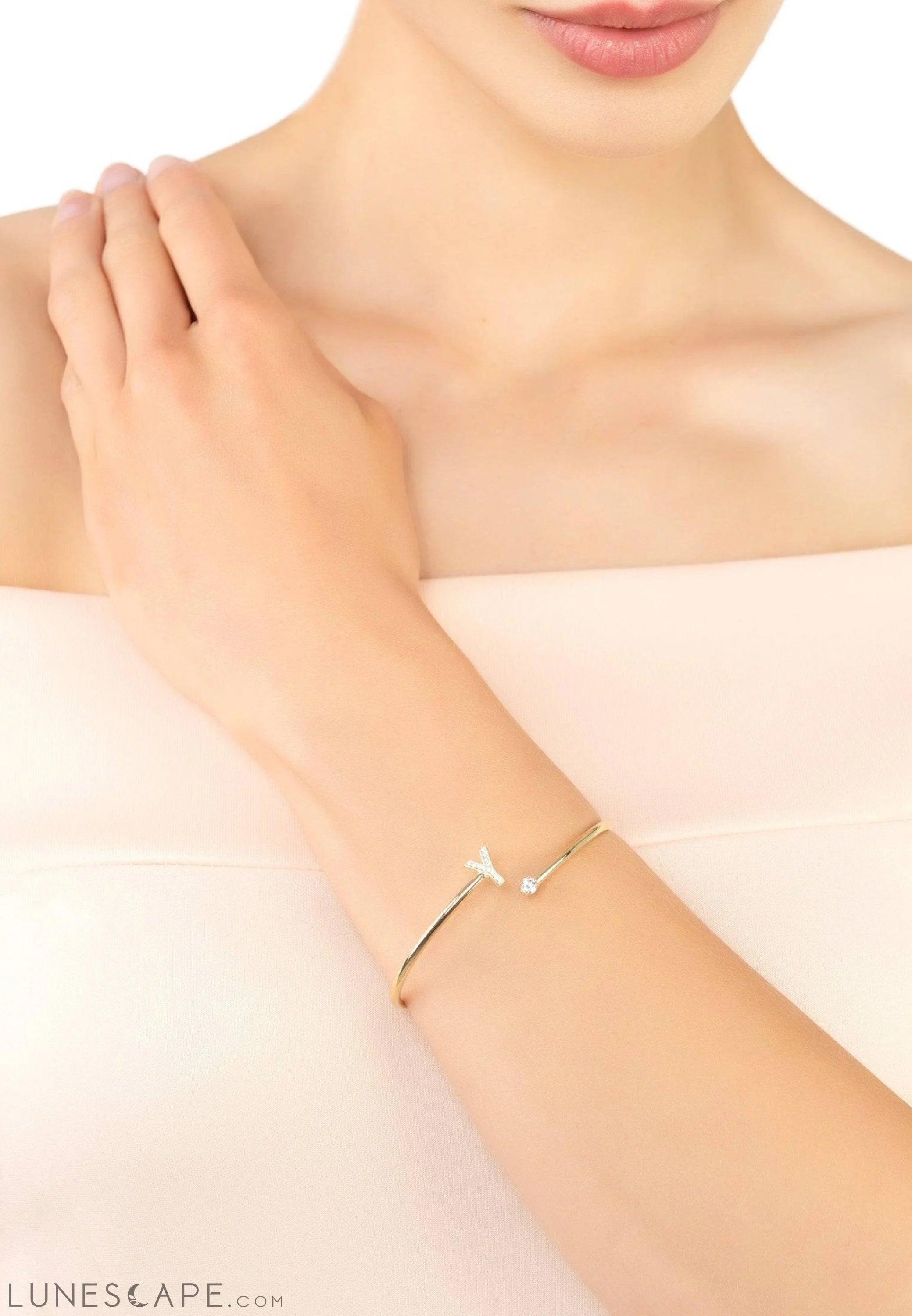 Initial Bangle Gold Y LUNESCAPE