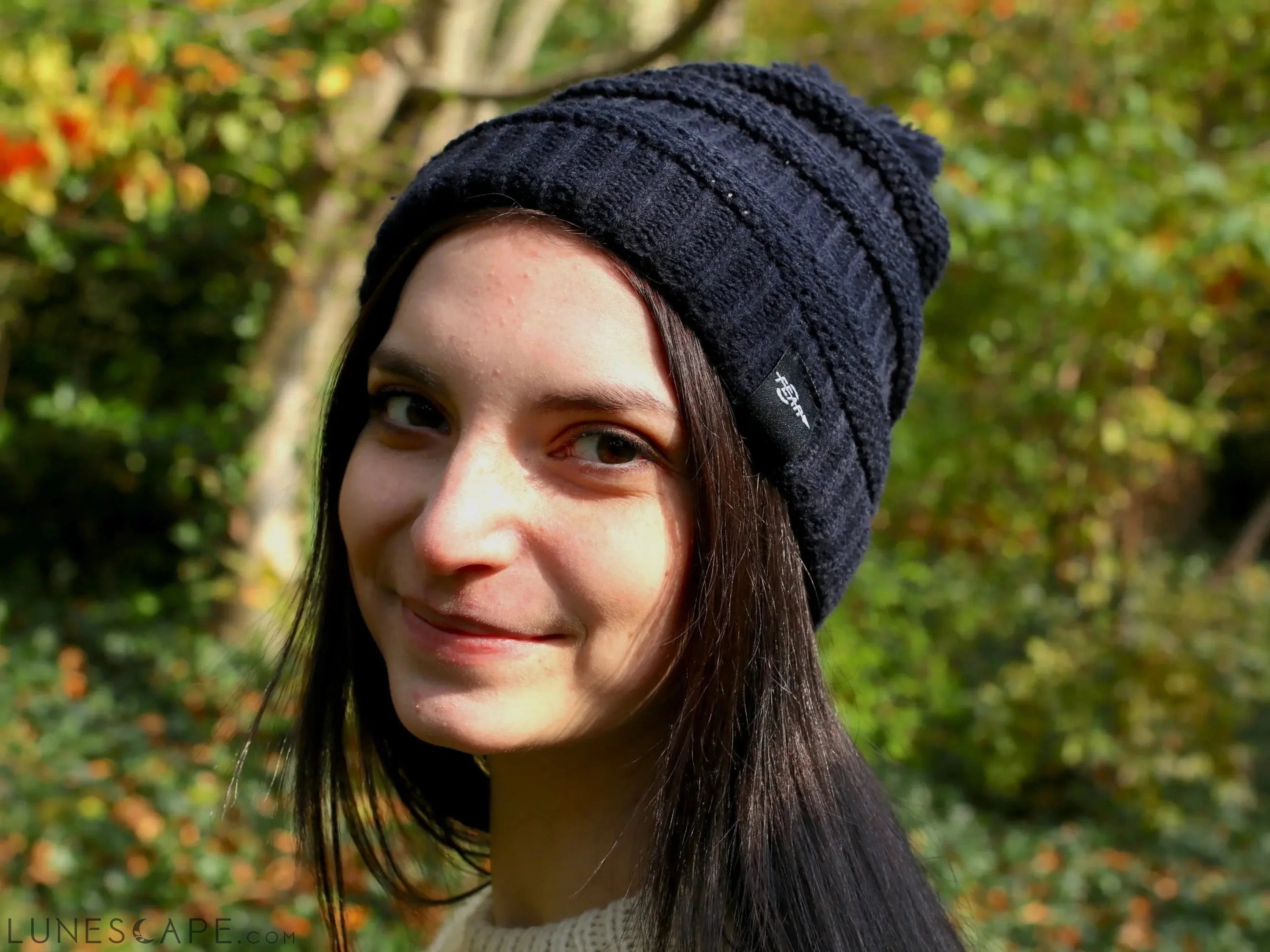 Insulated Knit Pom Pom Winter Hat LUNESCAPE