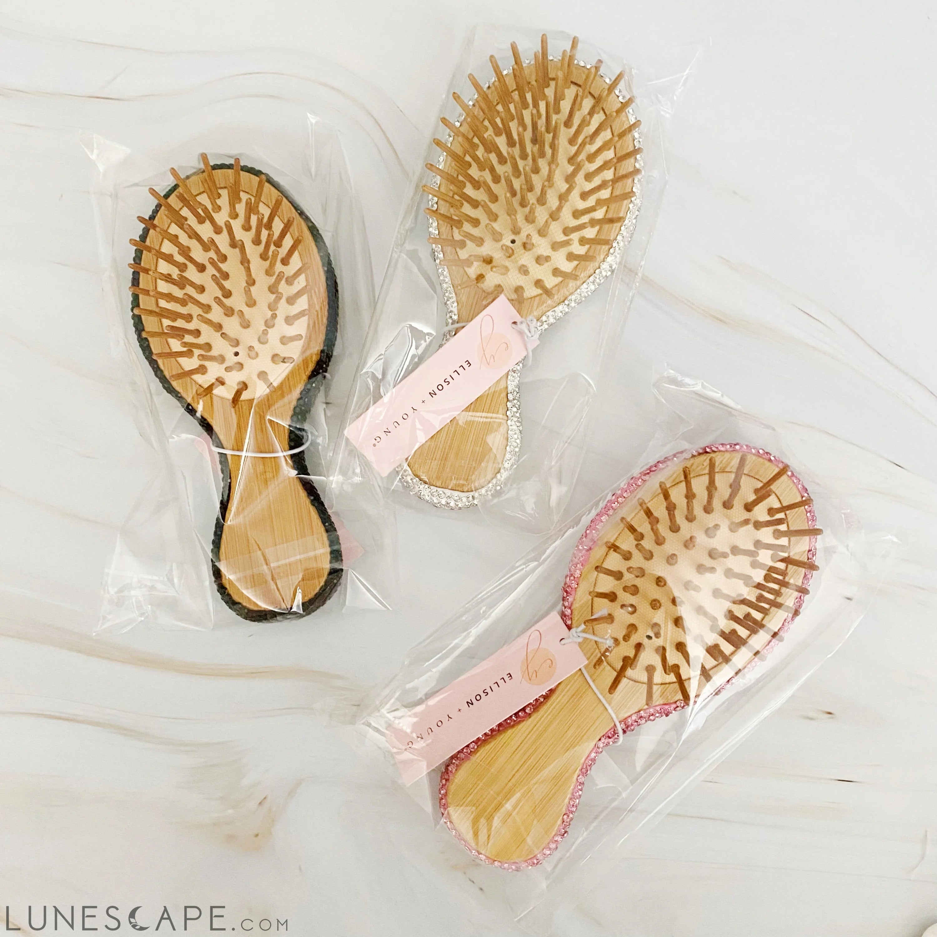 It Girl Life Glam Hair Brush LUNESCAPE