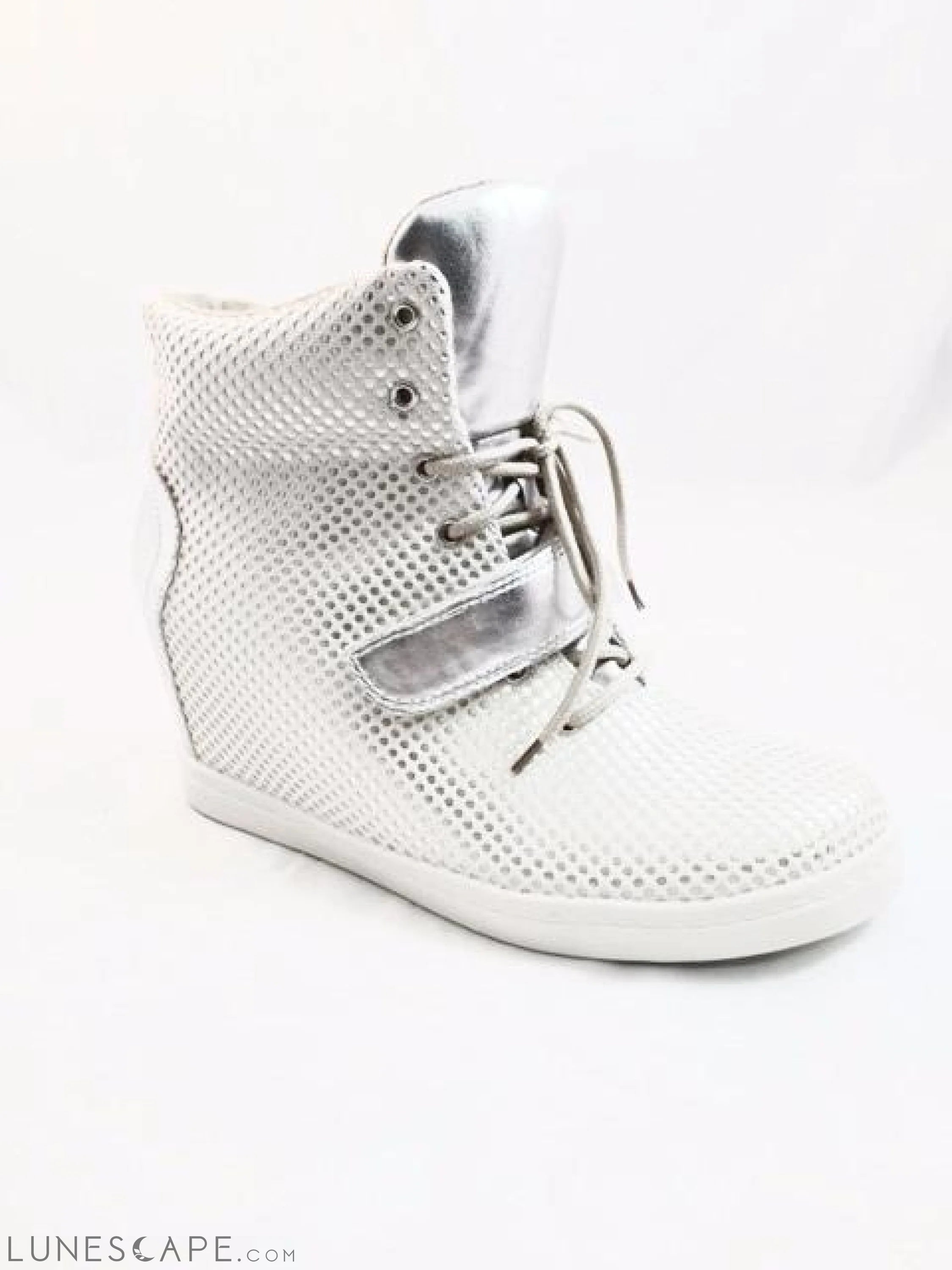 JERDON High Top Womens Sneaker with Metallic Strap Women LUNESCAPE