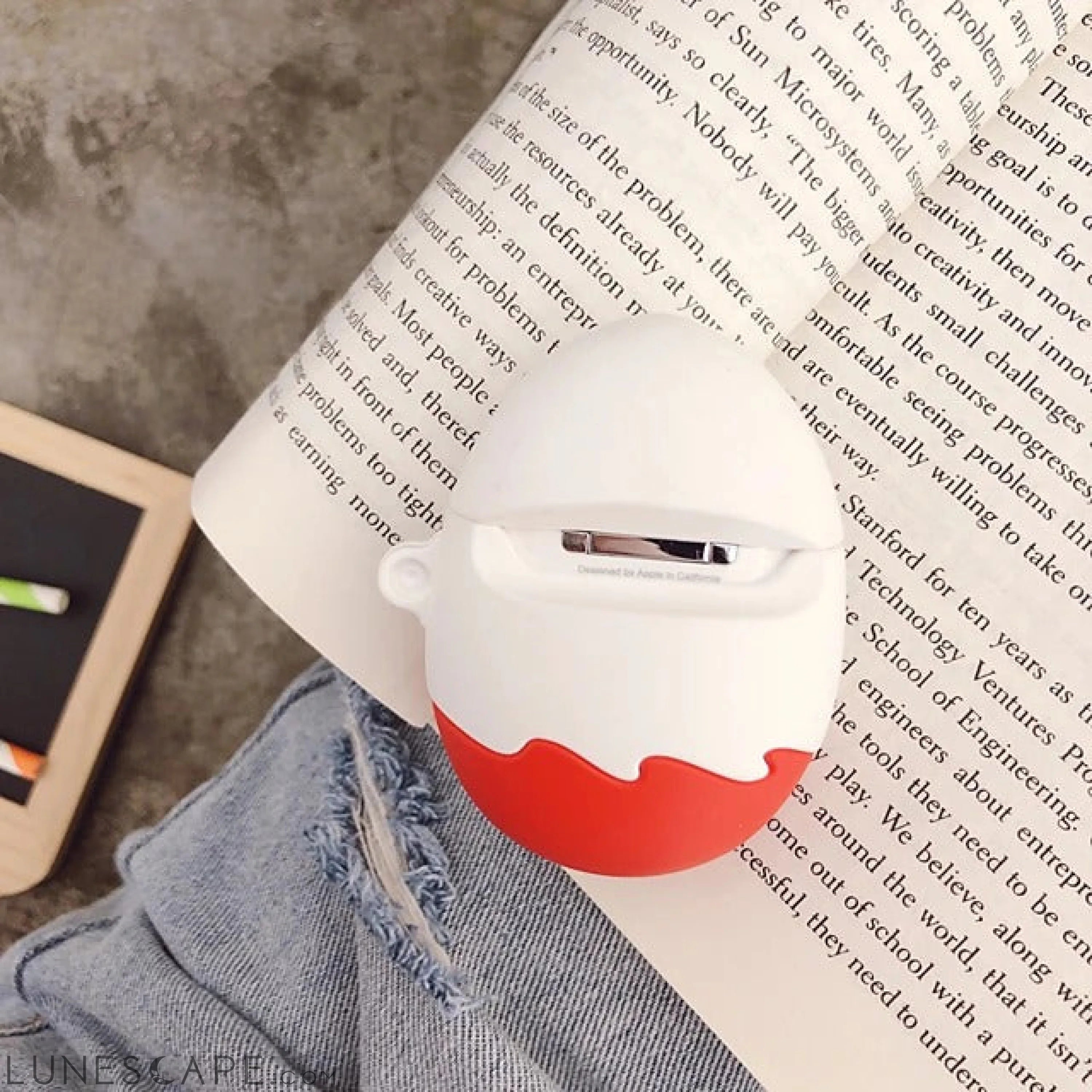Kinder surprise AirPods Case LUNESCAPE