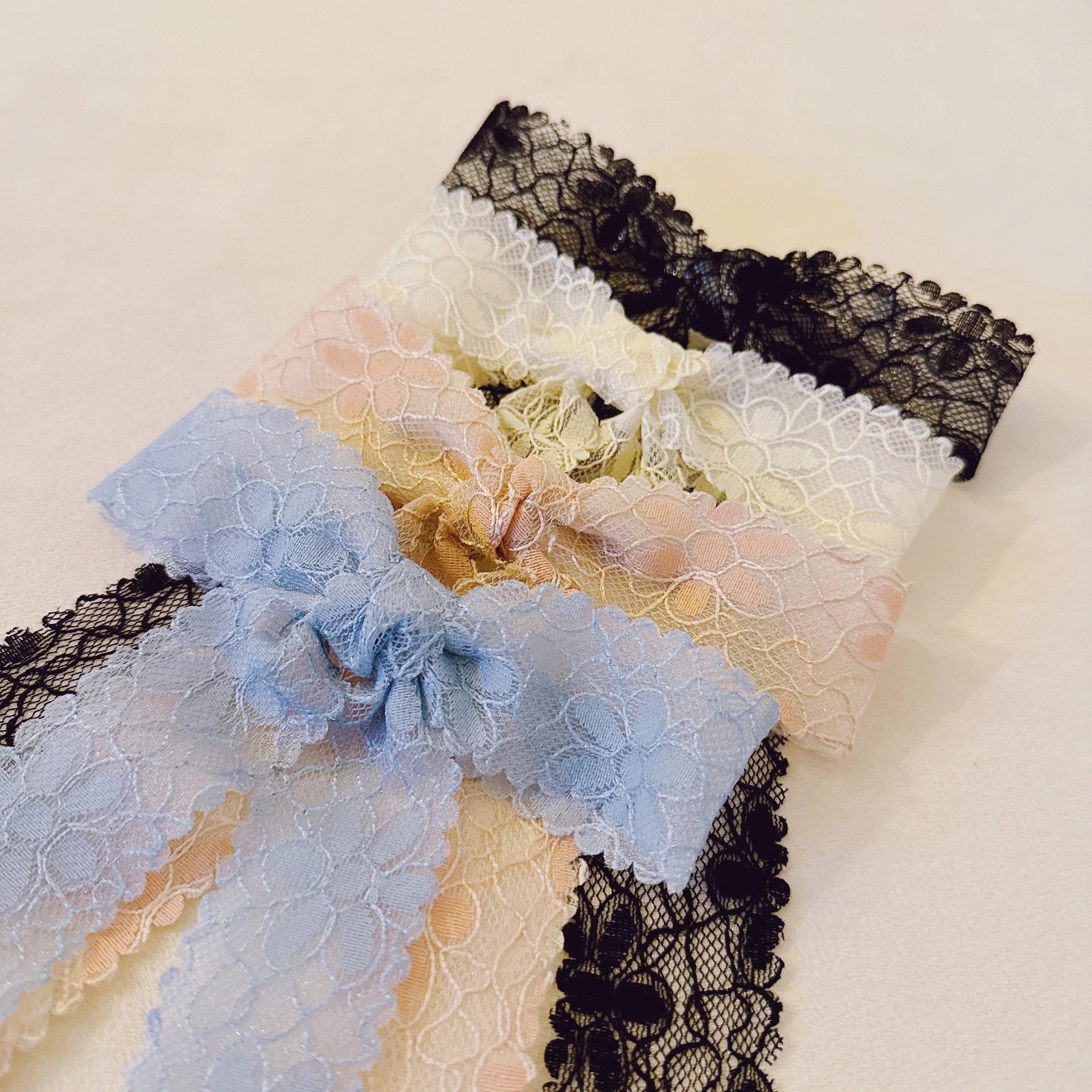Lace Belle Bow Hair Clip LUNESCAPE