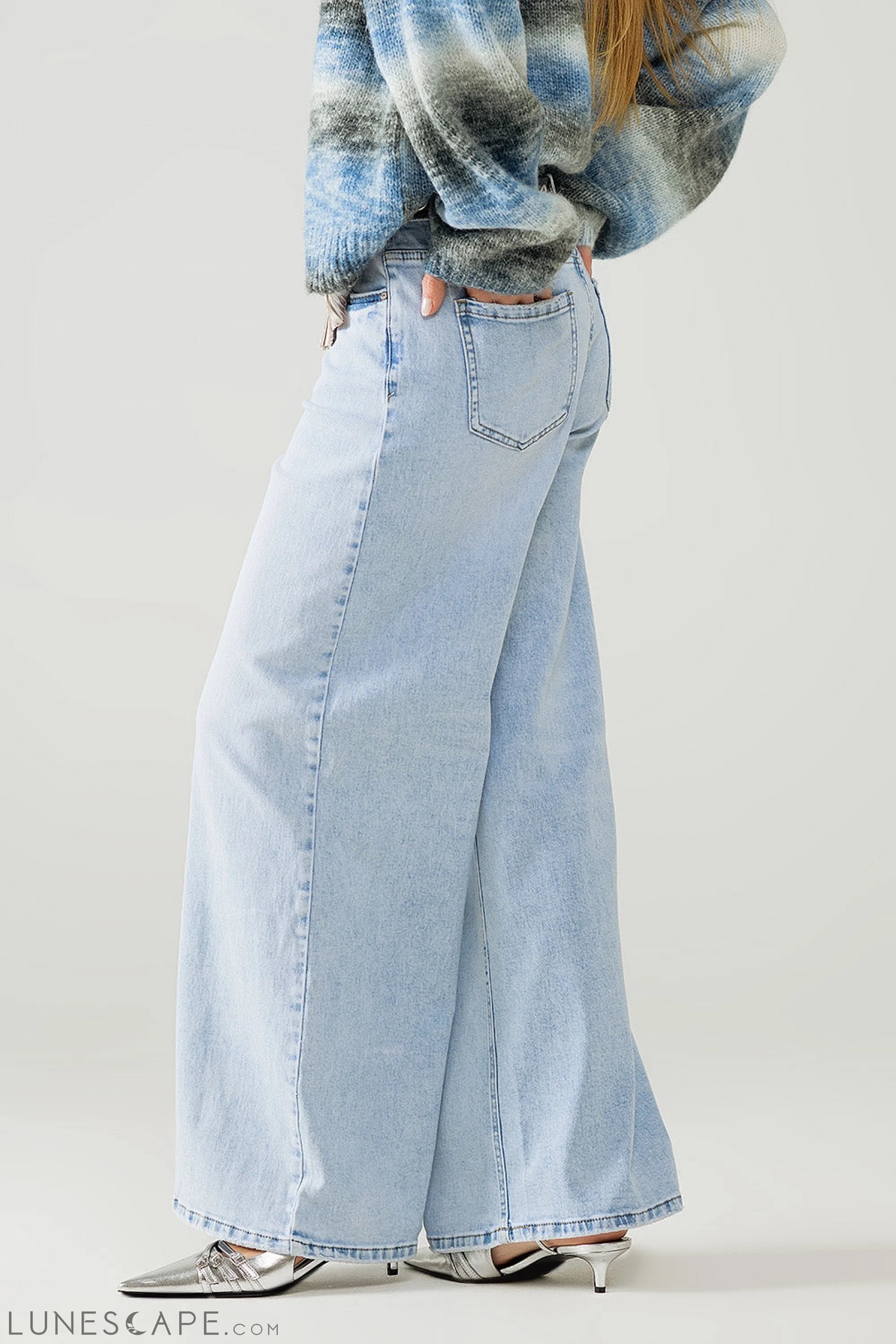 Light Wash Wide Leg Jeans With Stretch LUNESCAPE