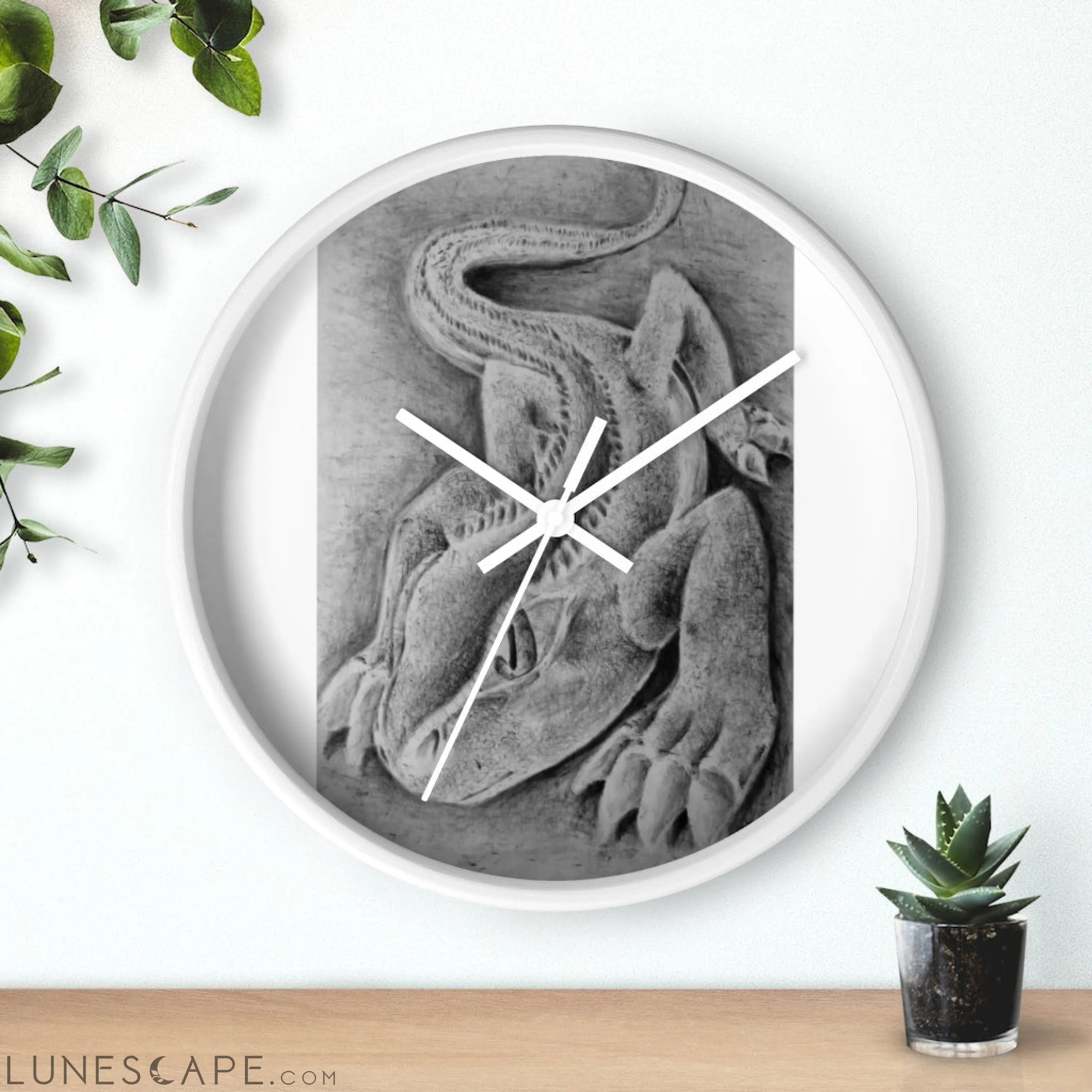 Lizzy the Lizard Wall clock LUNESCAPE