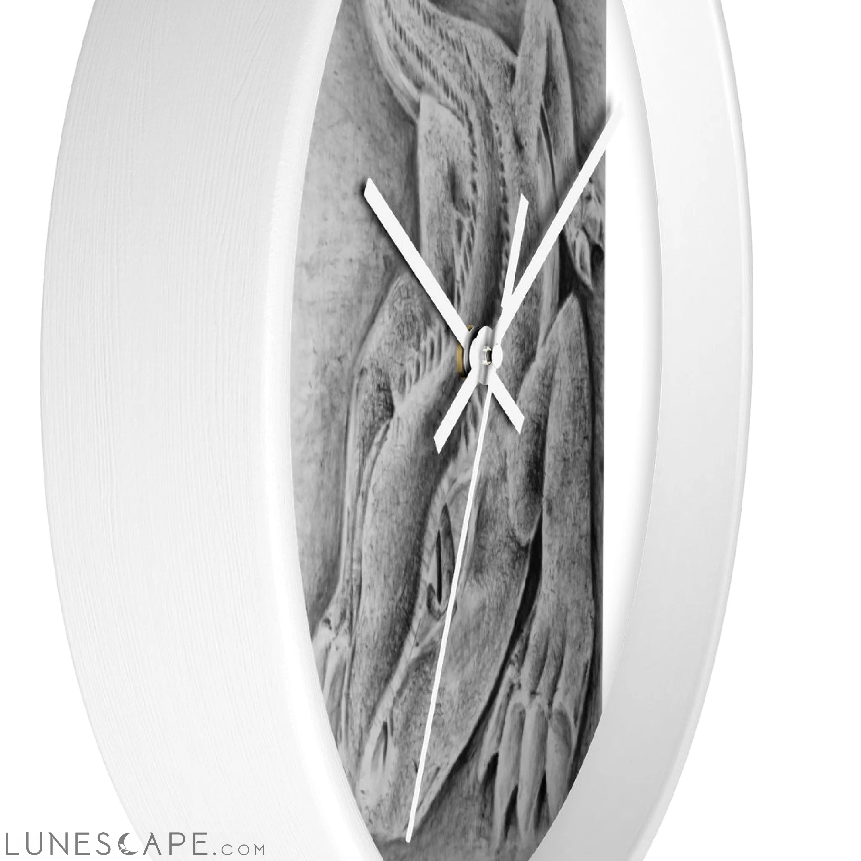 Lizzy the Lizard Wall clock LUNESCAPE