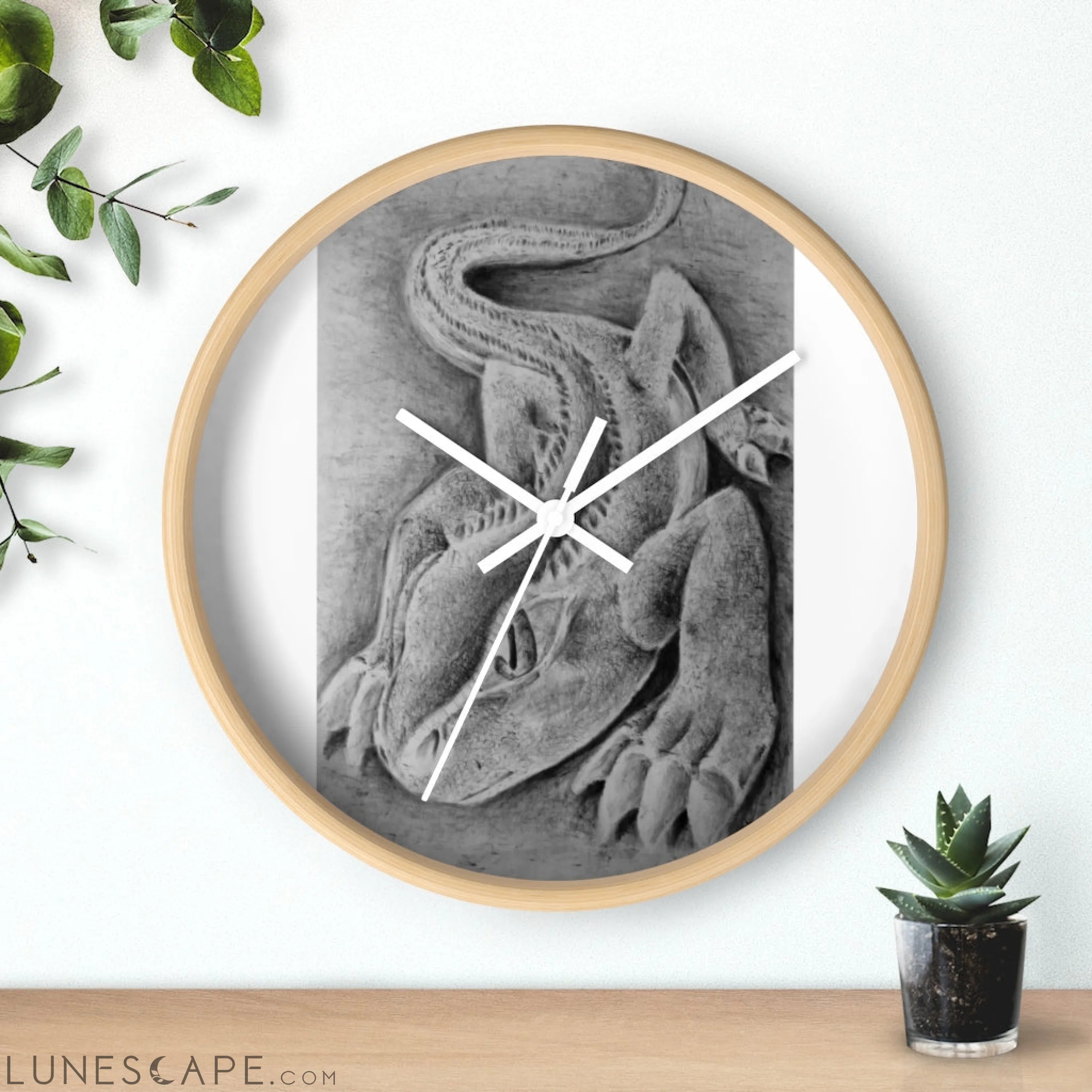 Lizzy the Lizard Wall clock LUNESCAPE