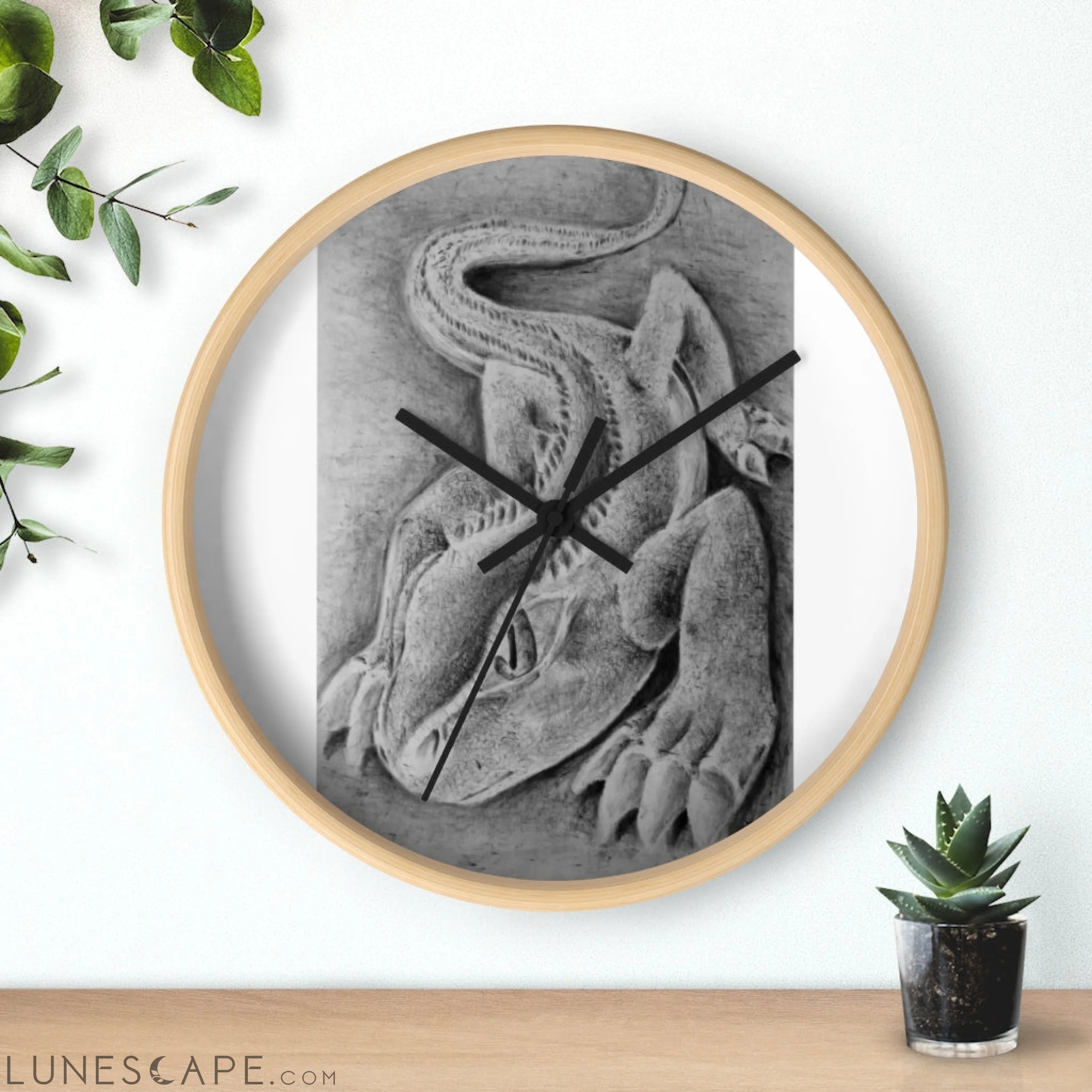 Lizzy the Lizard Wall clock LUNESCAPE