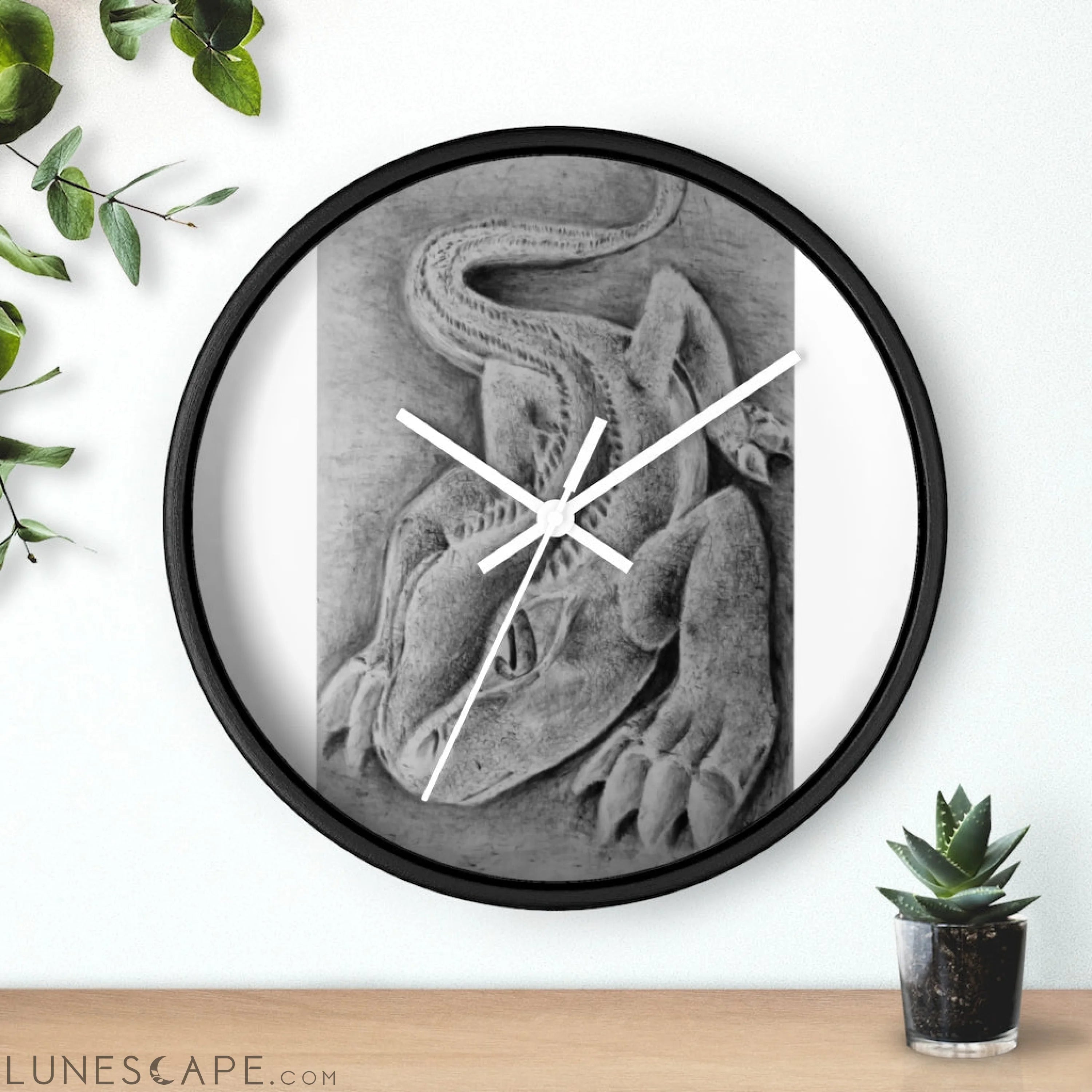 Lizzy the Lizard Wall clock LUNESCAPE