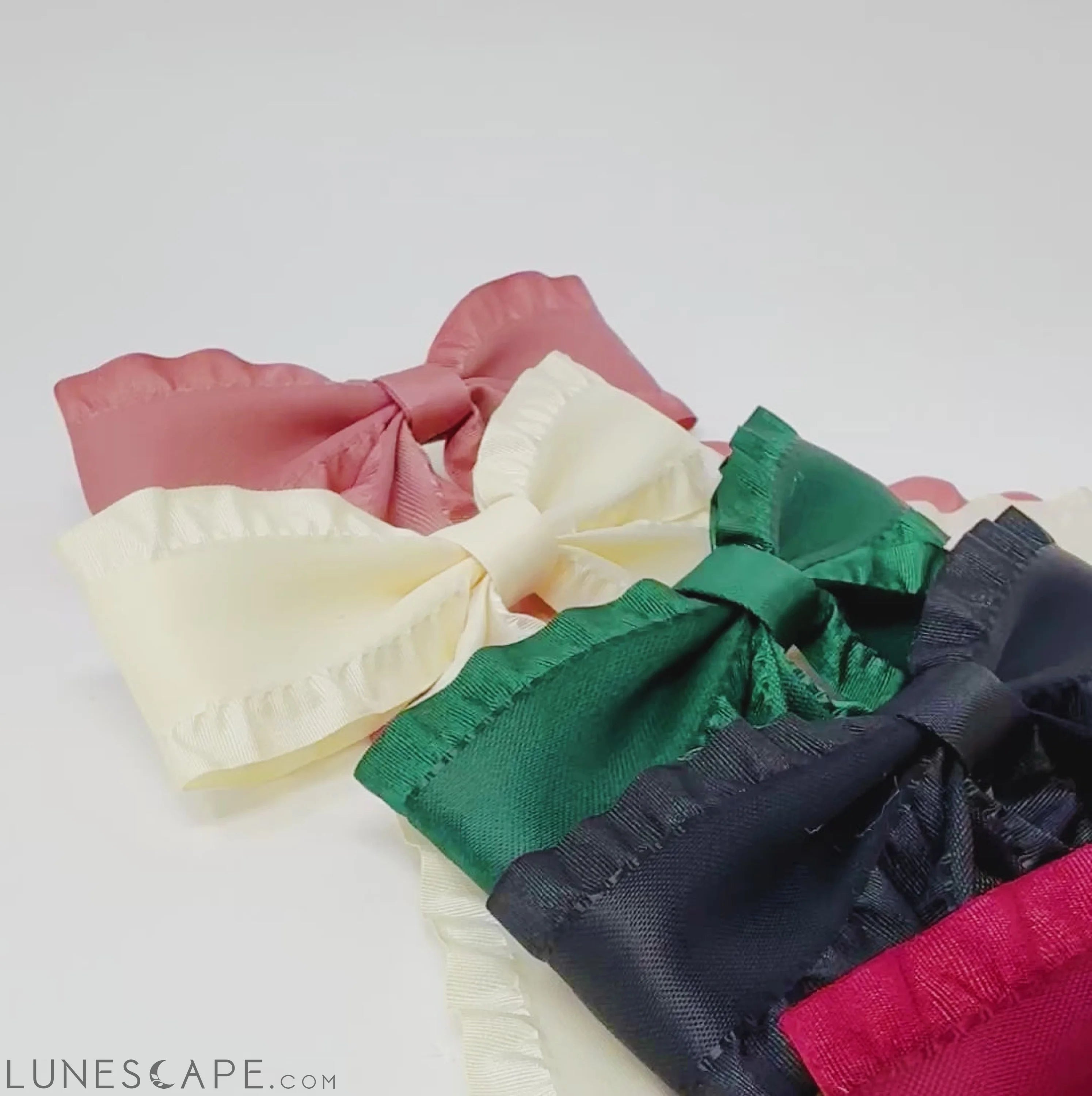 Love Game Frill Bow Hair Clip LUNESCAPE