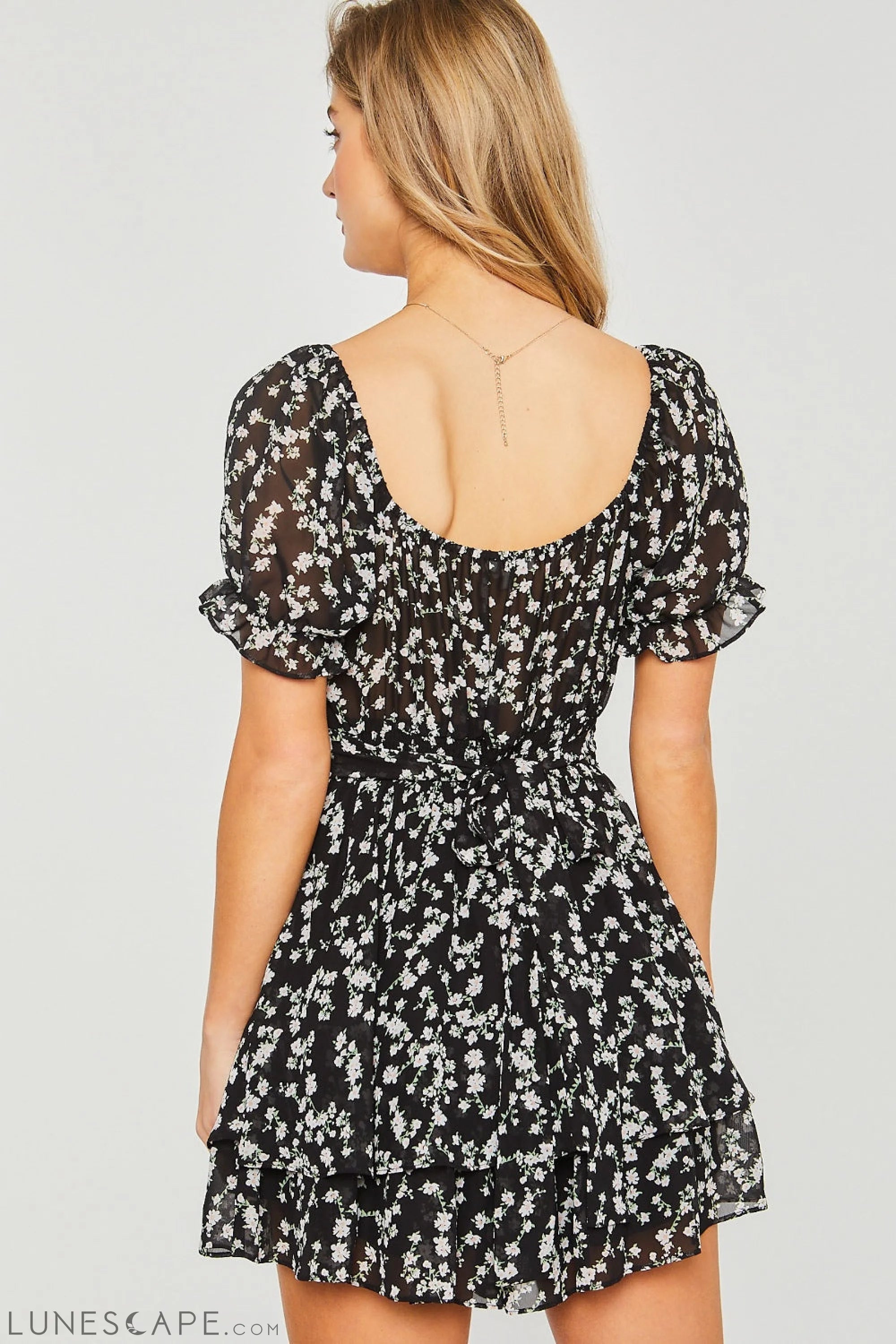 Love Tree Ditsy Floral Short Sleeve Romper LUNESCAPE