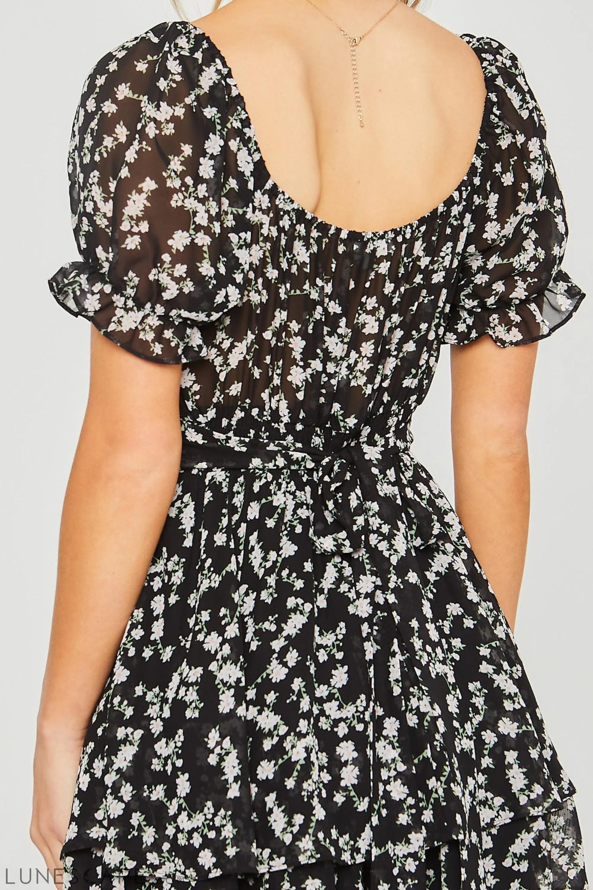 Love Tree Ditsy Floral Short Sleeve Romper LUNESCAPE